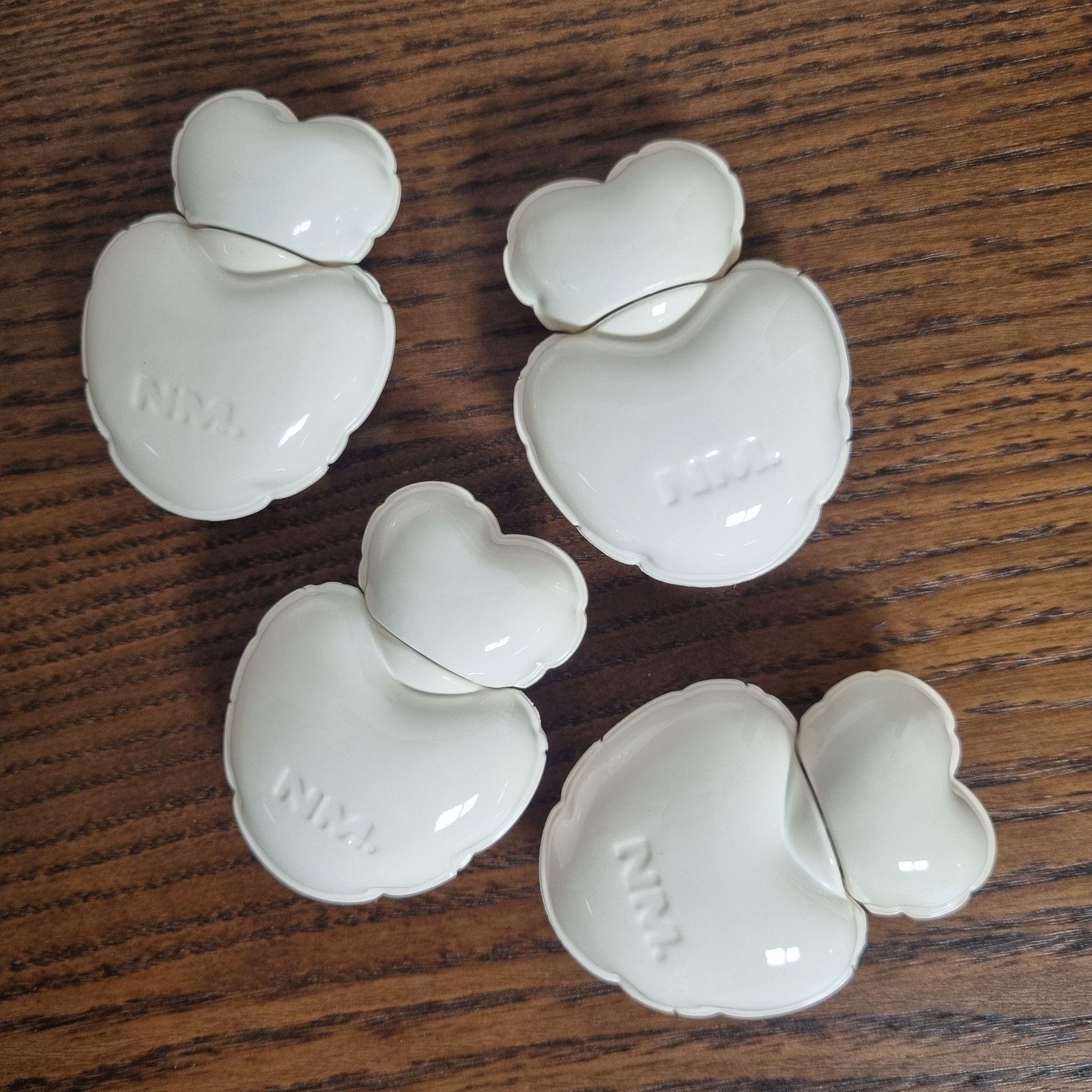 プクプクなデザインが可愛い♡

NAMING.
ネーミング グロウ ハートリップティント🤍

まずデザインが可愛いすぎて
持ってるだけでテンション上がるやつ🥰

塗った感じはさらっとしたテクスチャーで
塗りやすくてツヤありタイプ✨️

