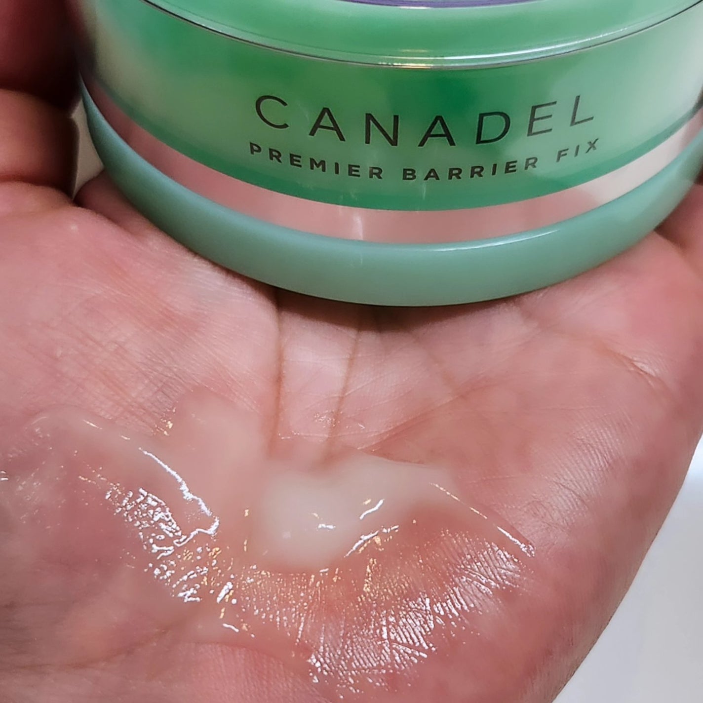 プレミアバリアフィックス /CANADEL/オールインワン化粧品を使ったクチコミ(4枚目)