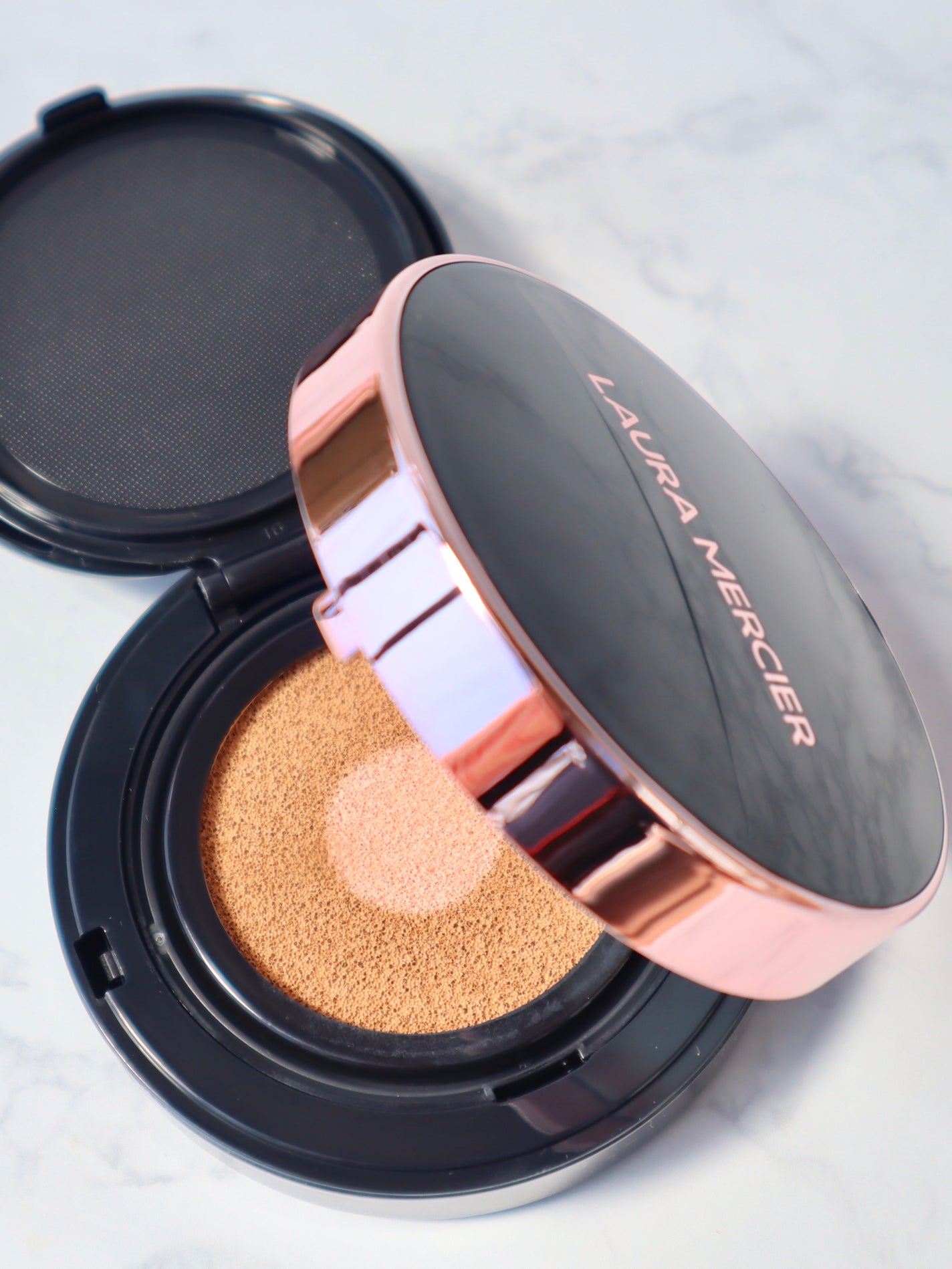 フローレス ルミエール ラディアンス パーフェクティング クッション/ローラ メルシエ/クッションファンデーションを使ったクチコミ(1枚目)