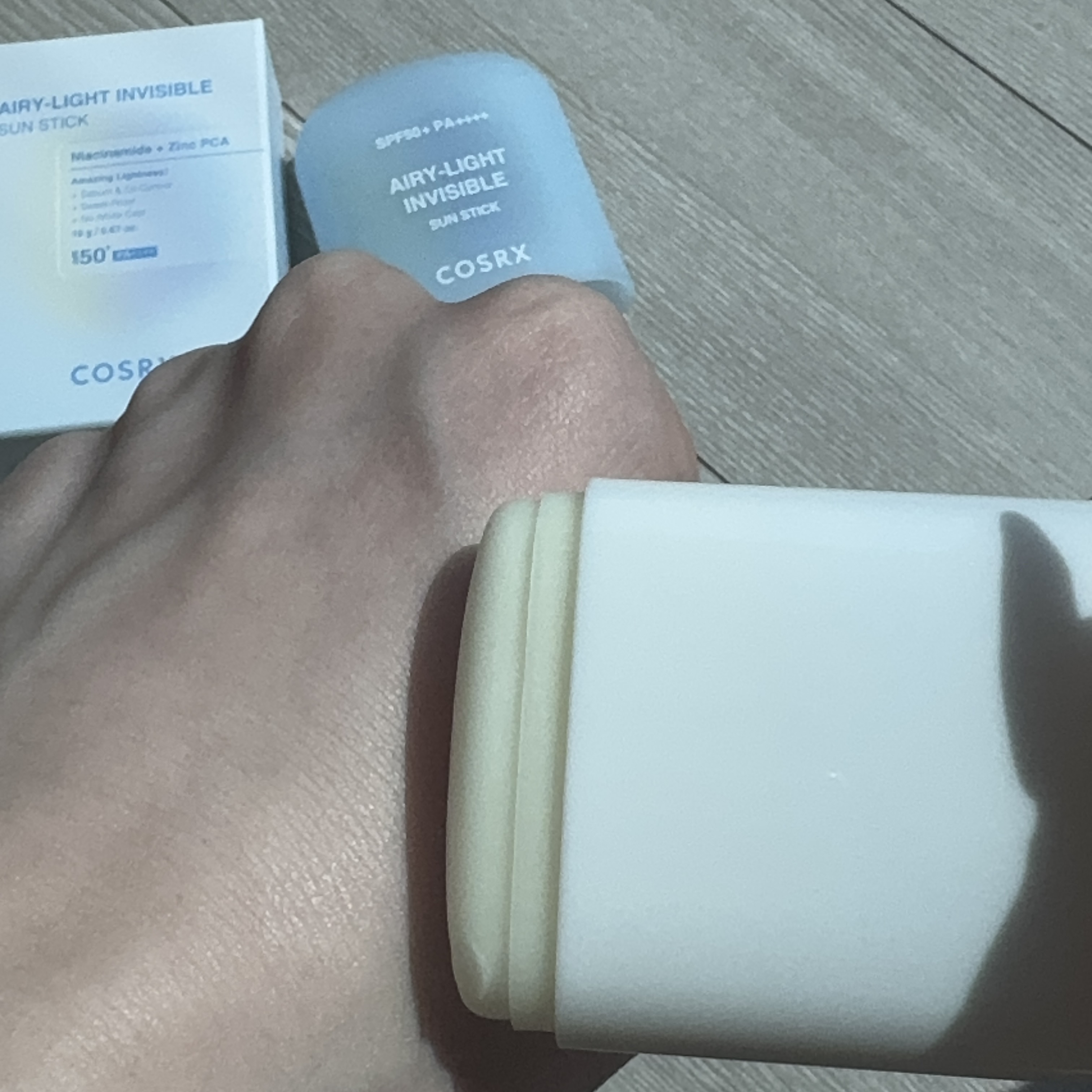 エアリーライト 透明UVスティック/COSRX/日焼け止めスティックを使ったクチコミ（3枚目）