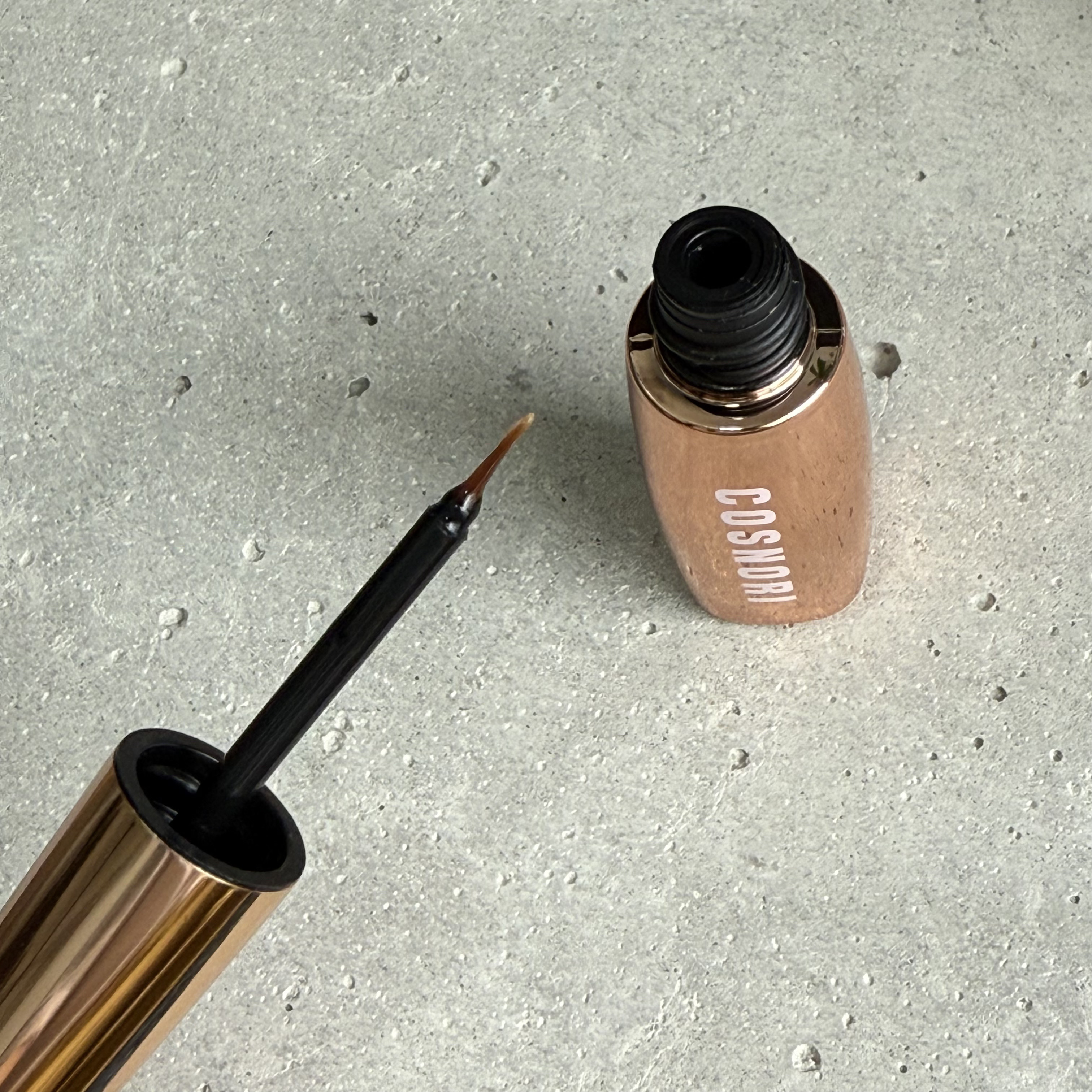 アイラッシュセラム100EX/COSNORI/まつげ美容液を使ったクチコミ（2枚目）