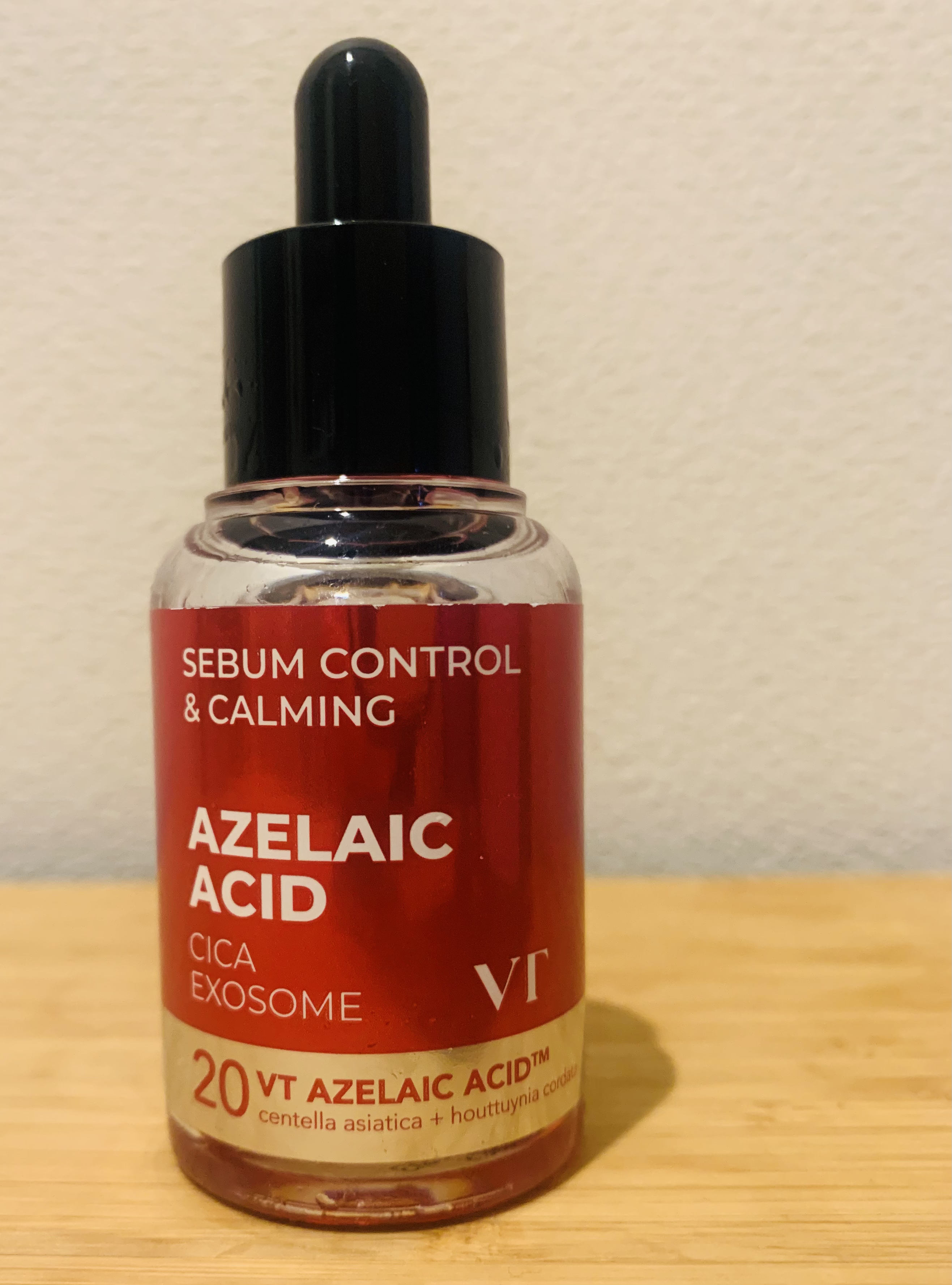 超正直レビュー！！
Qoo10メガ割購入品！

VT　A1カーミング アンプル

【商品の特徴】
メイン成分はアゼライン酸※1
肌のざらつき、油水分バランスを整え、さっぱりした保湿でトラブル肌※2ケアにぴったりな商品とのこと！
(※1 整肌