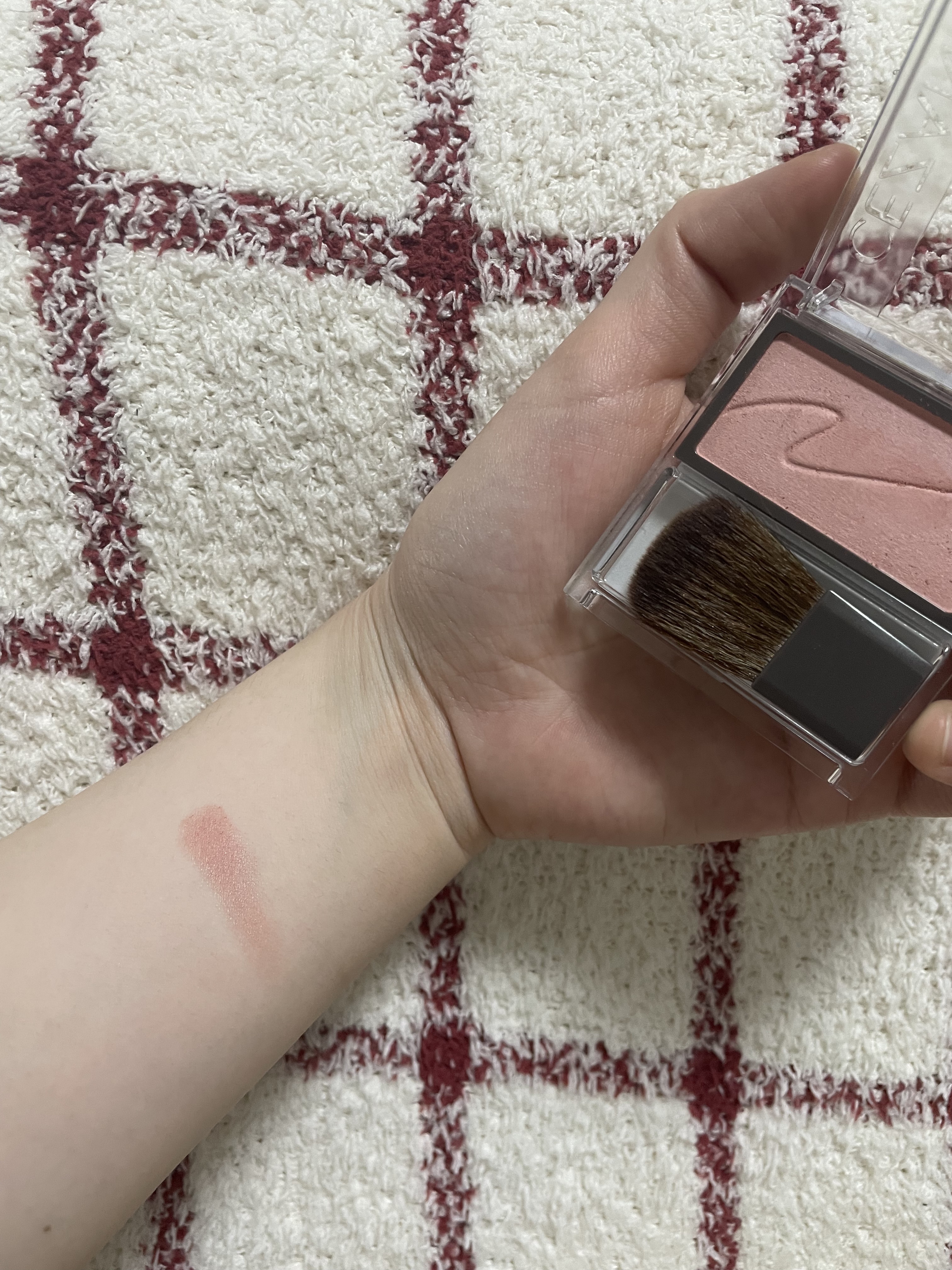 チークブラッシュ/CEZANNE/パウダーチークを使ったクチコミ（2枚目）