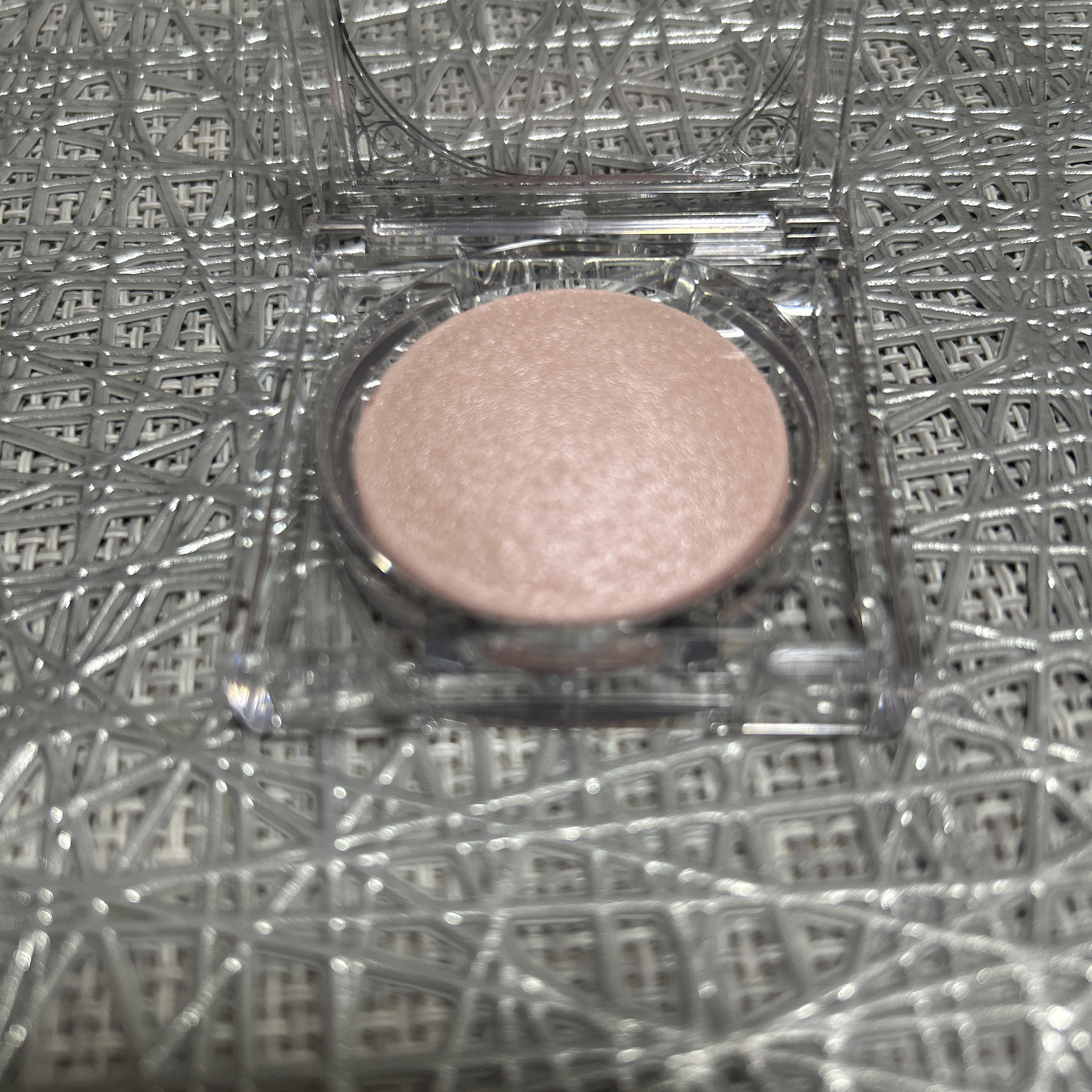 《シルク100%》シルクポニー3個セット/3COINS/ヘアアクセサリーを使ったクチコミ（3枚目）