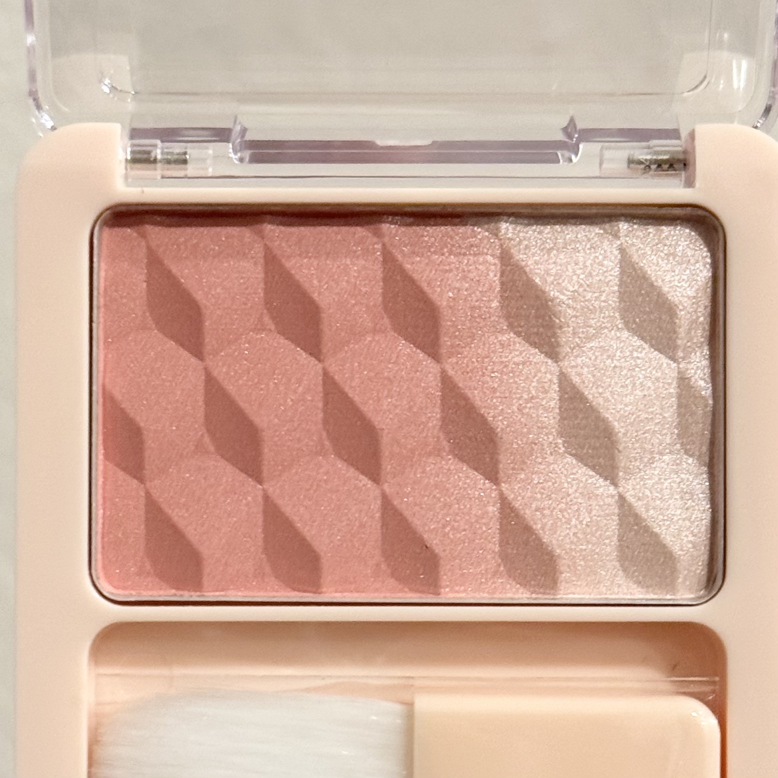 レブロン ブラッシュ デュオ 001 エロス/REVLON/パウダーチークを使ったクチコミ（2枚目）