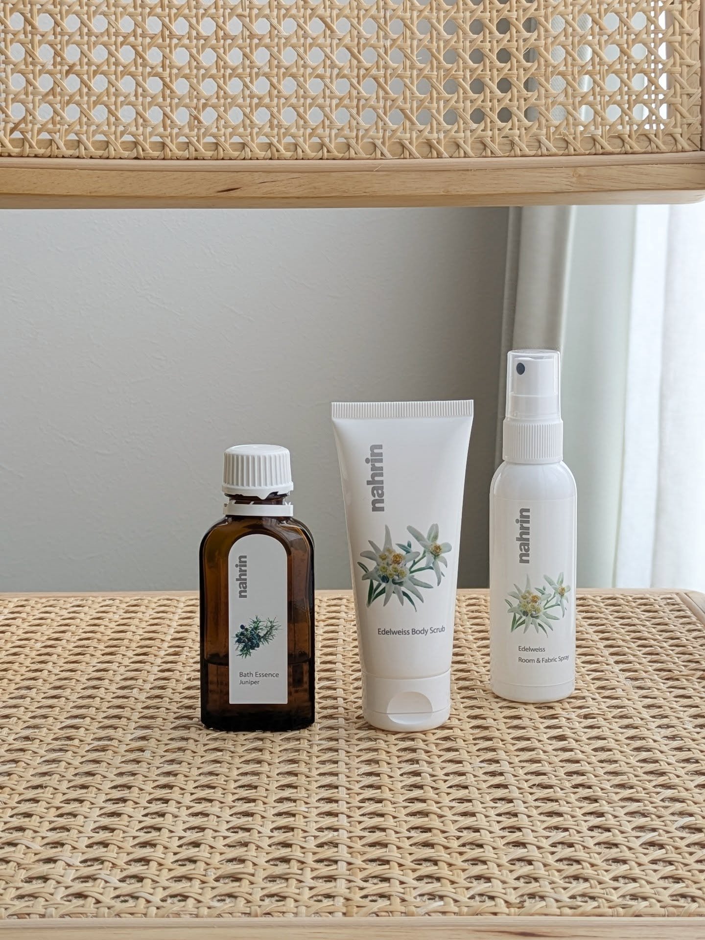 #魅せ肌のつるすべケア
2025.6.24
#ボディケア

✔ @nahrin_japan ボディスクラブ エーデルワイス
5月に発売されたエーデルワイスシリーズ。
モニターさせていただいたルーム＆ファブリックスプレーは毎日使わせていただい