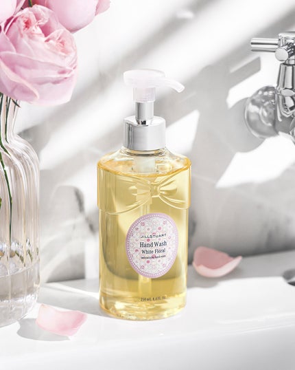 ジルスチュアート ホワイトフローラル ウォータートリートメント/JILL STUART/洗い流すヘアトリートメントを使ったクチコミ(4枚目)