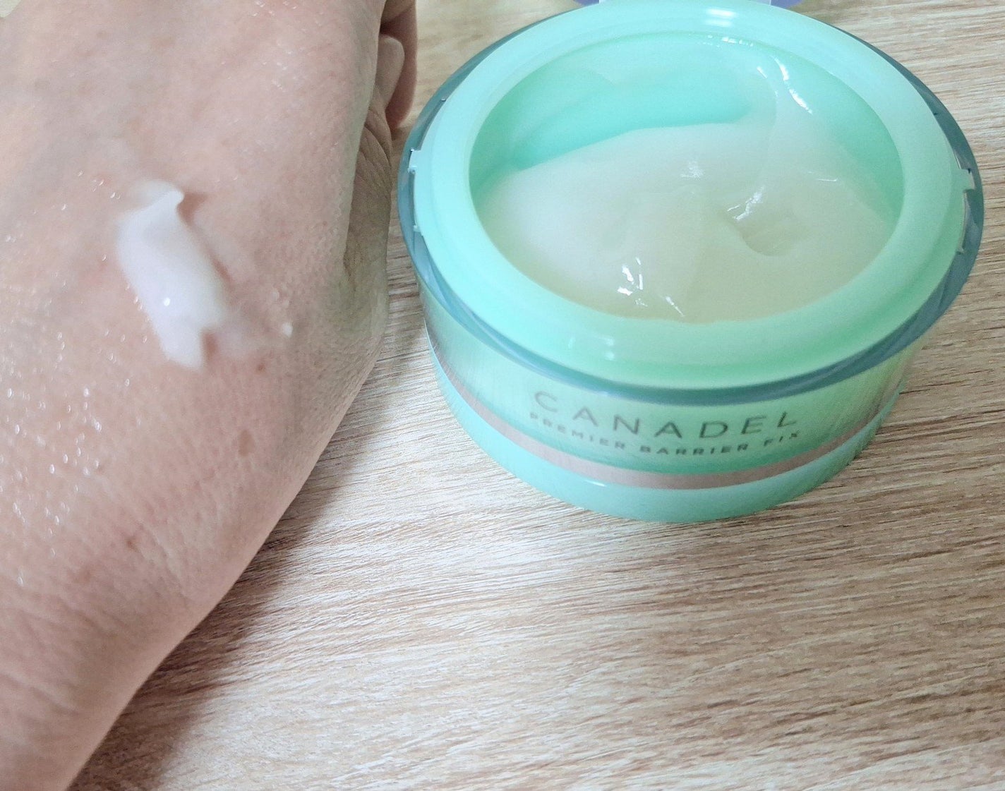 みきみきちゃま on LIPS 「#PR#カナデル #CANADEL#プレミアバリアフィックス#..」(4枚目)