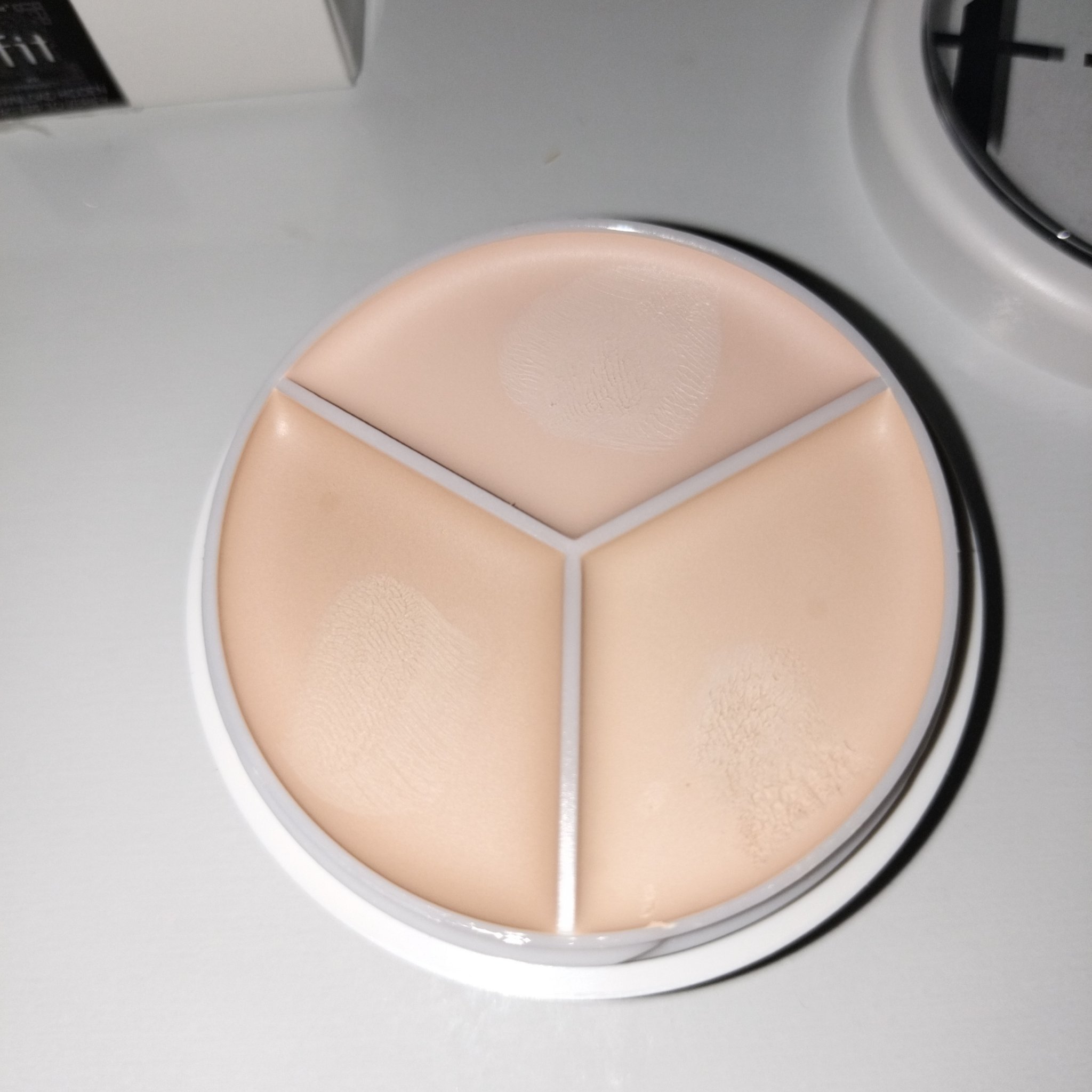 カバーアッププロコンシーラー/TFIT/パレットコンシーラーを使ったクチコミ（3枚目）