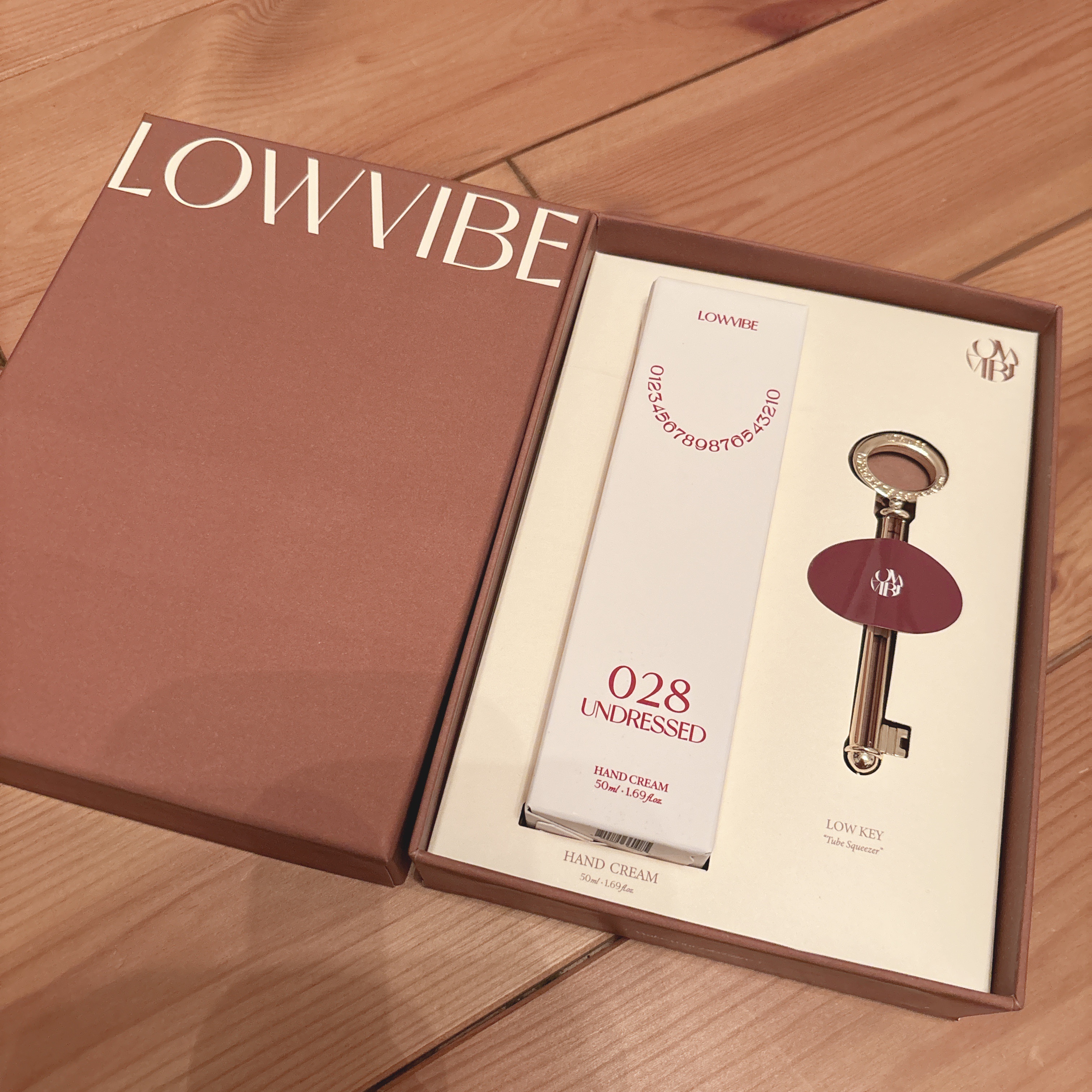 HAND CREAM LOW KEY SET/LOWBIVE/その他キットセットを使ったクチコミ（2枚目）