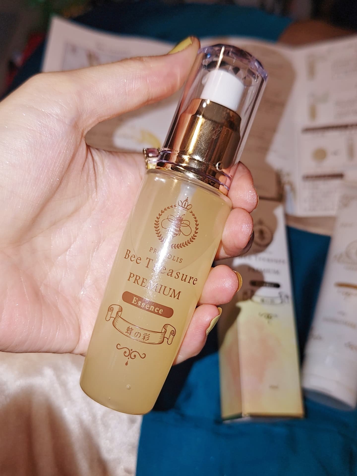 PREMIUM 蜂の彩エッセンス/Bee Treasure/美容液を使ったクチコミ（2枚目）