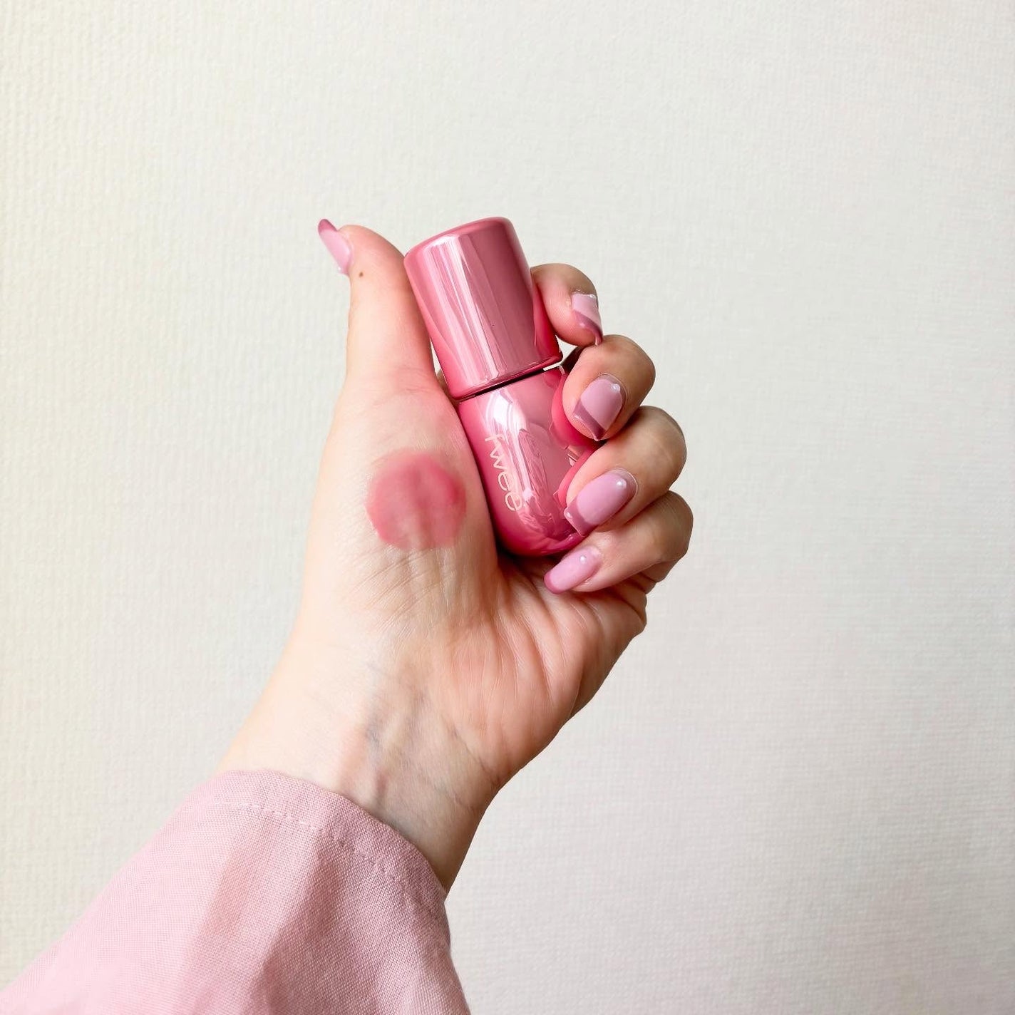 フィー 3Dボリューミンググロス/fwee/リップグロスを使ったクチコミ(2枚目)