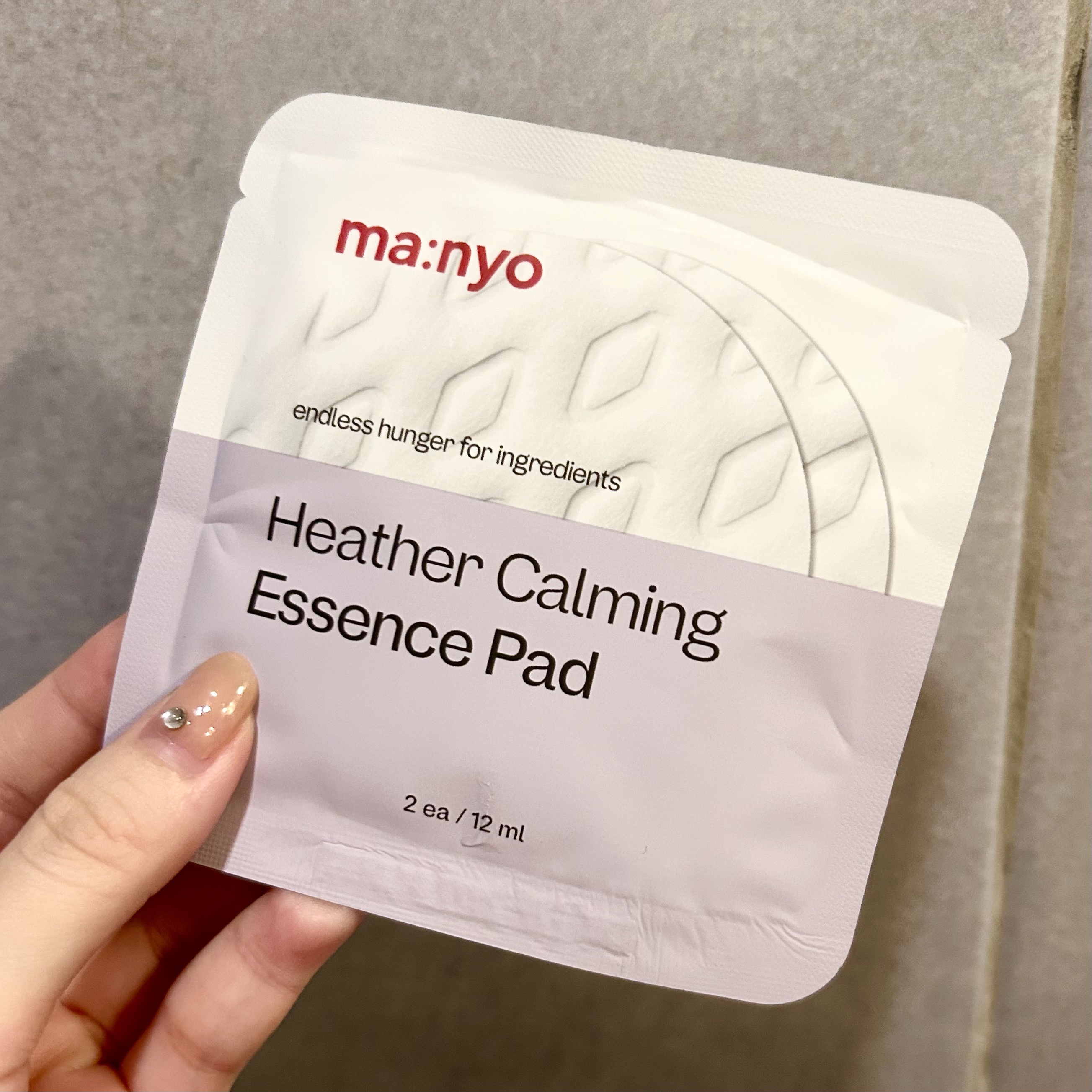 
サンプル使用したのでメモ。

かなり肉厚なふかふかパッドで液もヒタヒタだった。
化粧水いらないくらいしっとり保湿できる。
拭き取りよりはパック向き。

拭き取り用にはちょっと贅沢すぎるので購入はなし。


#インナードライの処方箋 