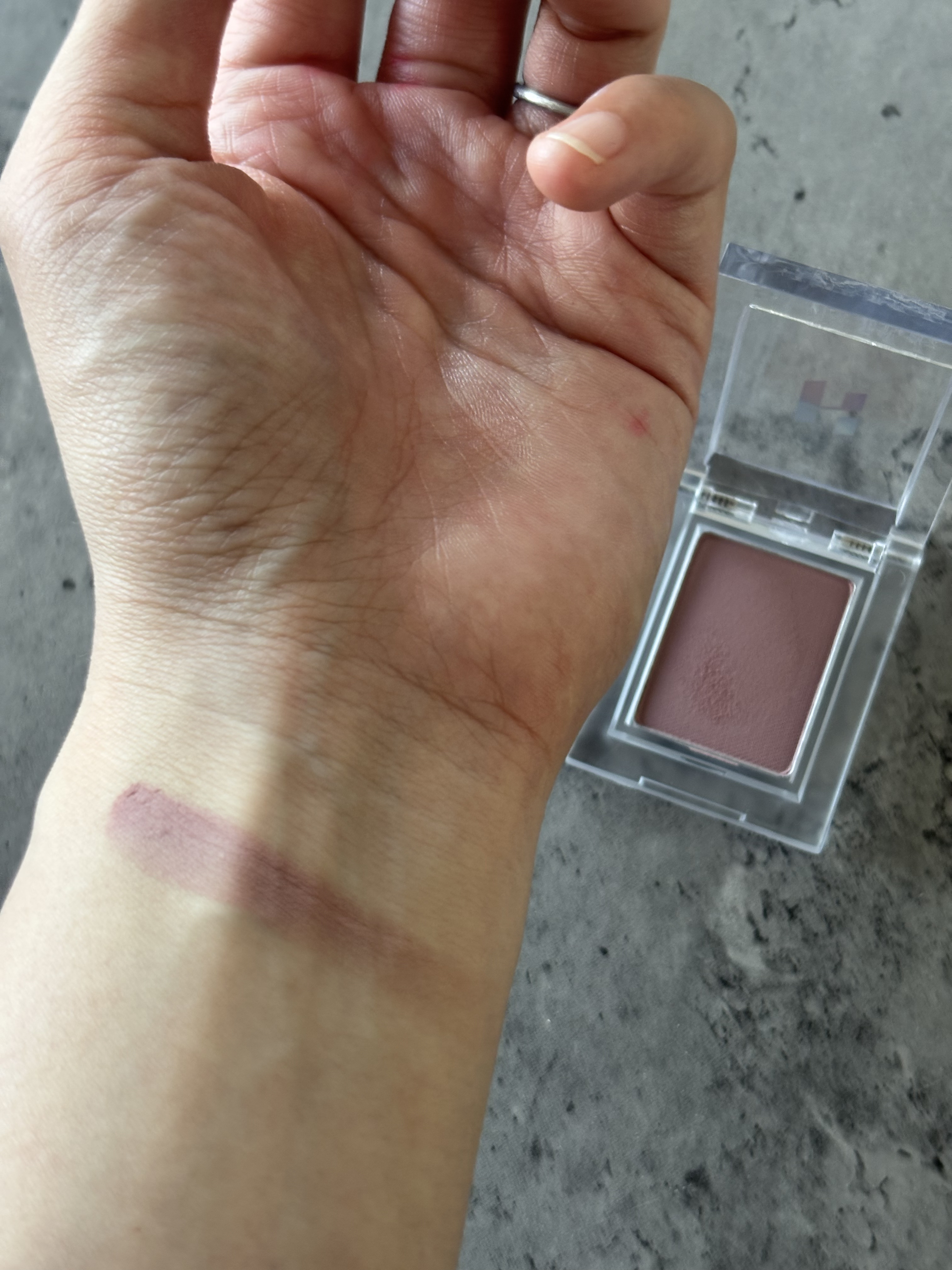 マイフェイブピースアイシャドウ 14 ウィステリア(WISTERIA)/HOLIKA HOLIKA/単色アイシャドウを使ったクチコミ（3枚目）