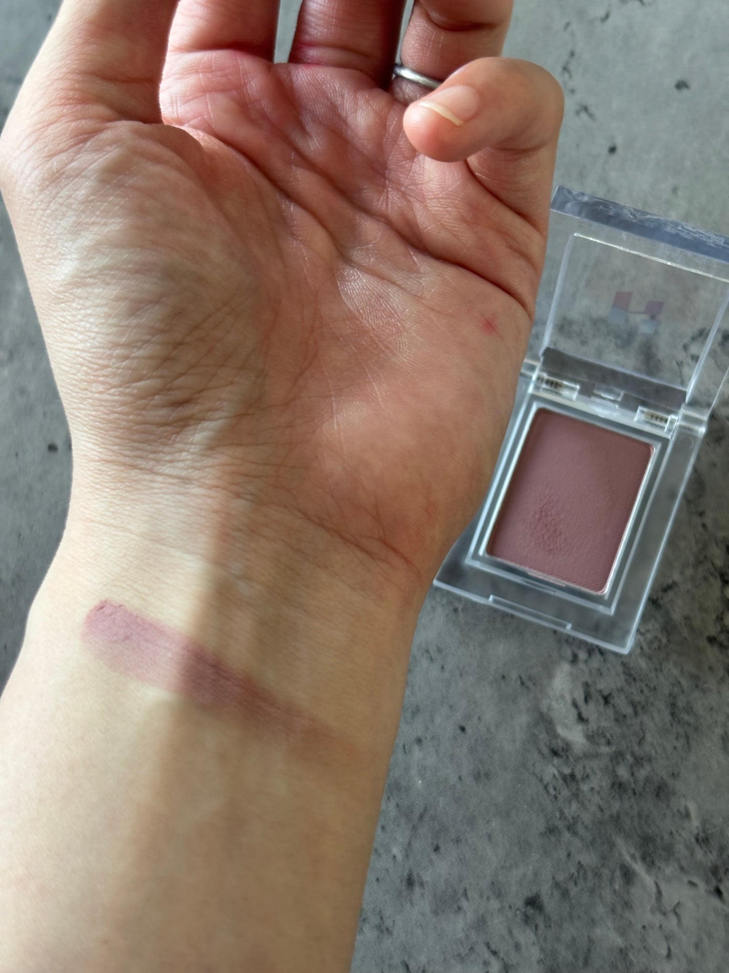 マイフェイブピースアイシャドウ/HOLIKA HOLIKA/単色アイシャドウを使ったクチコミ(3枚目)