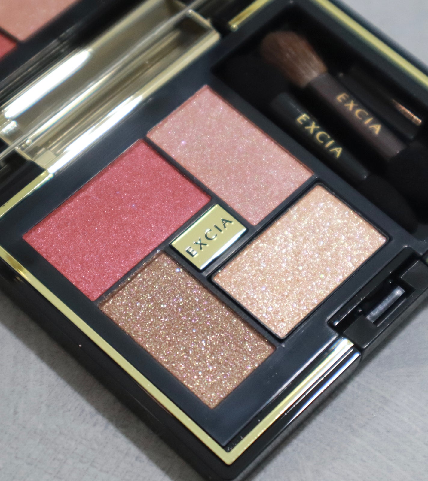 エクシア アイカラー ヴォロンテ/ALBION/アイシャドウパレットを使ったクチコミ(2枚目)