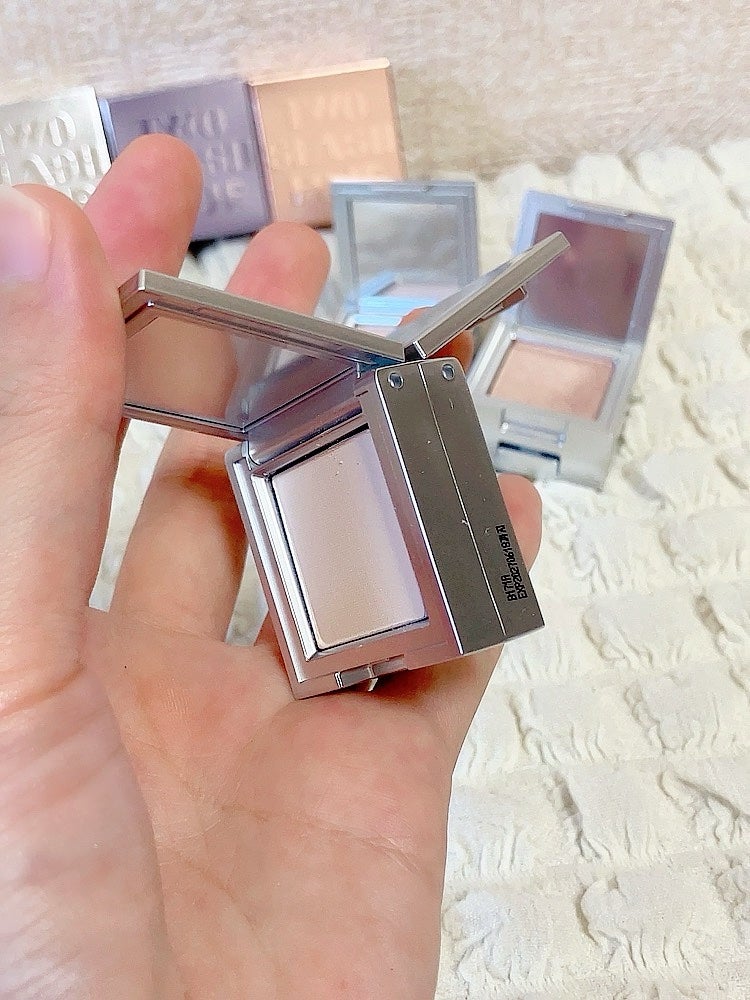 ストロビングフェイスキューブ/TWO SLASH FOUR/ハイライトを使ったクチコミ(4枚目)