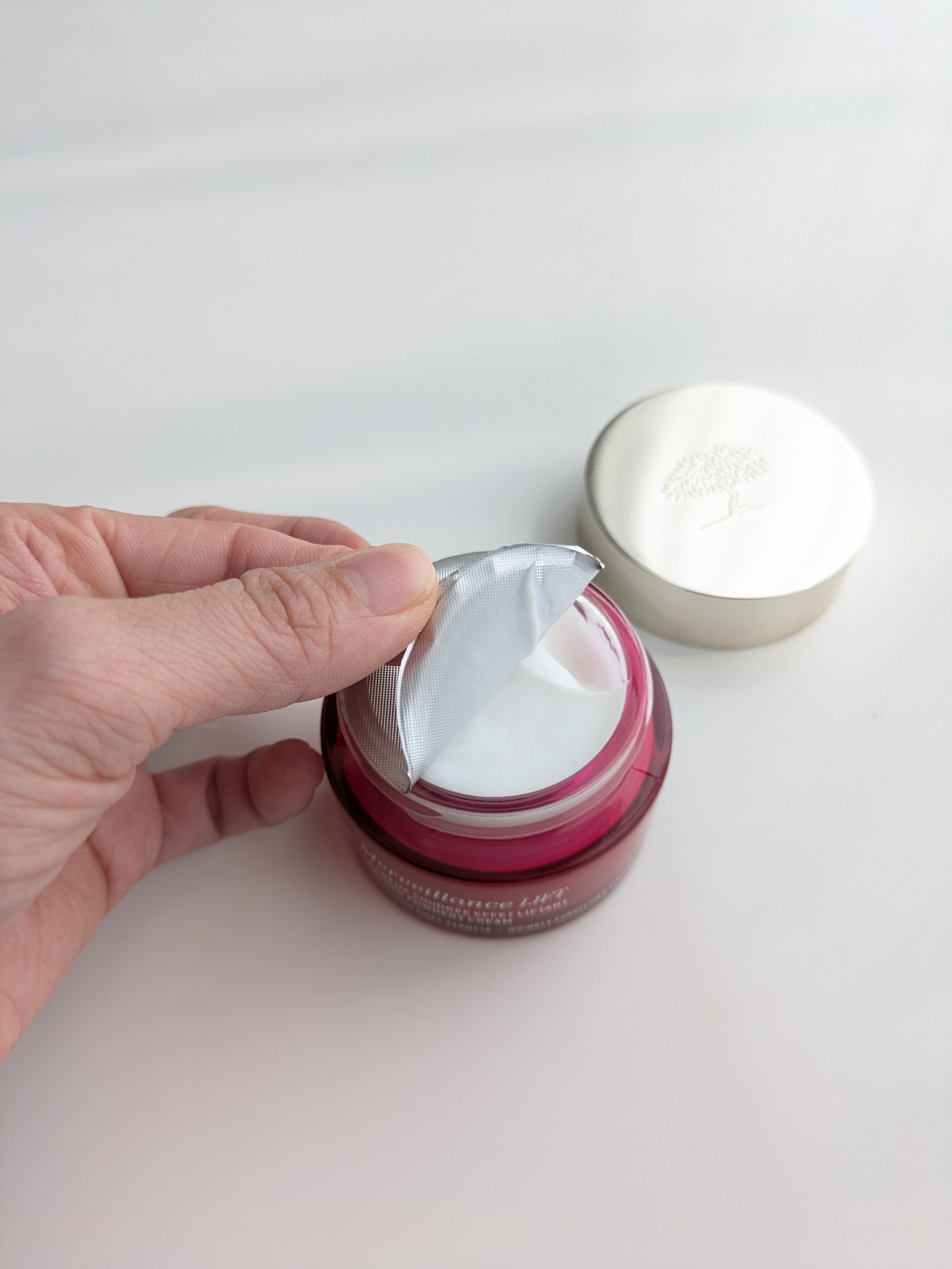 メルベイヤンス ファーミング パウダリー クリーム /ニュクス/フェイスクリームを使ったクチコミ（3枚目）