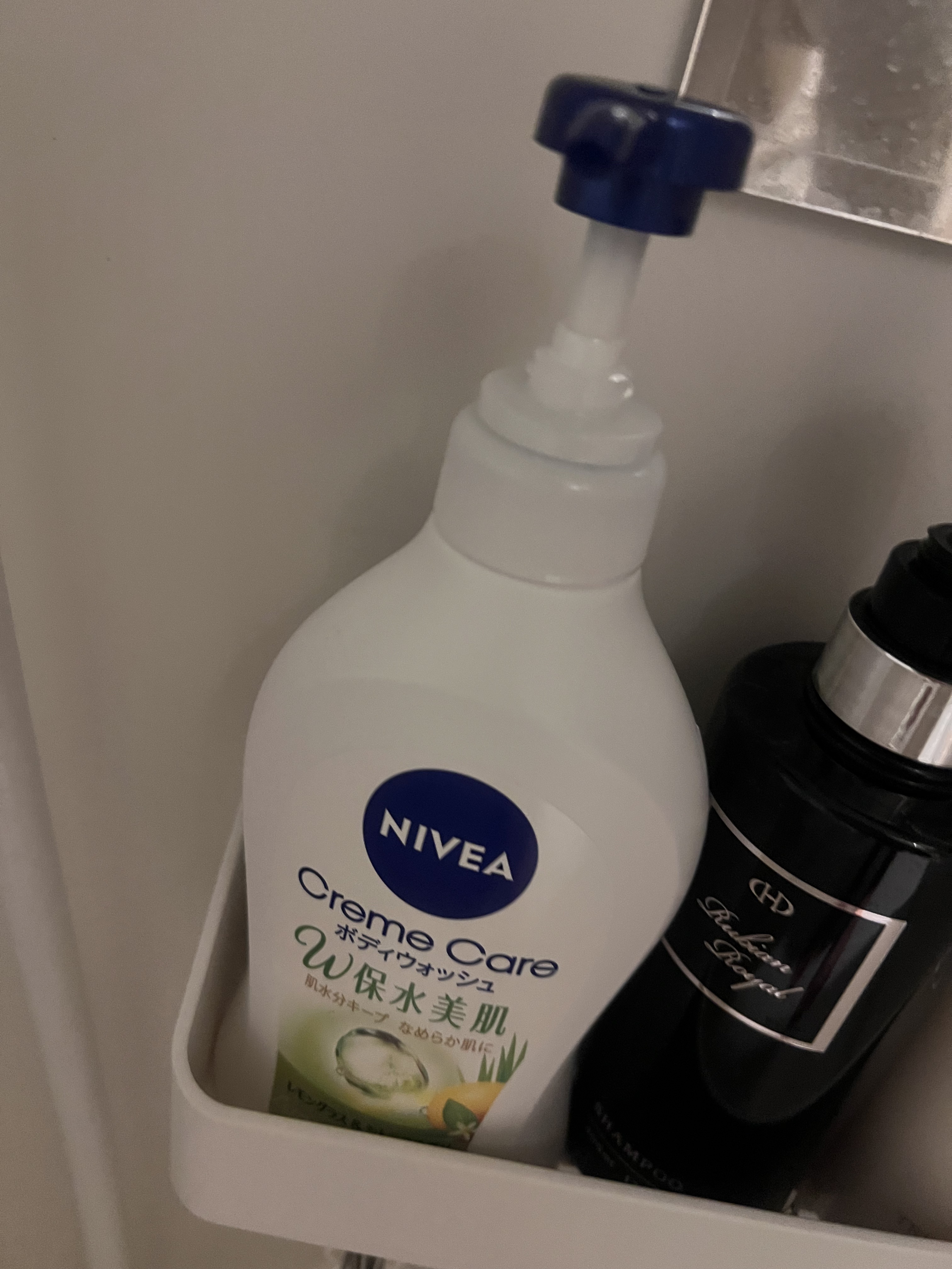 ニベア クリームケア ボディウォッシュWのクチコミ「ニベア
cream careボディウォッシュ

爽やかな香りのニベア！
しっとりあらいごこちな.....」（1枚目）