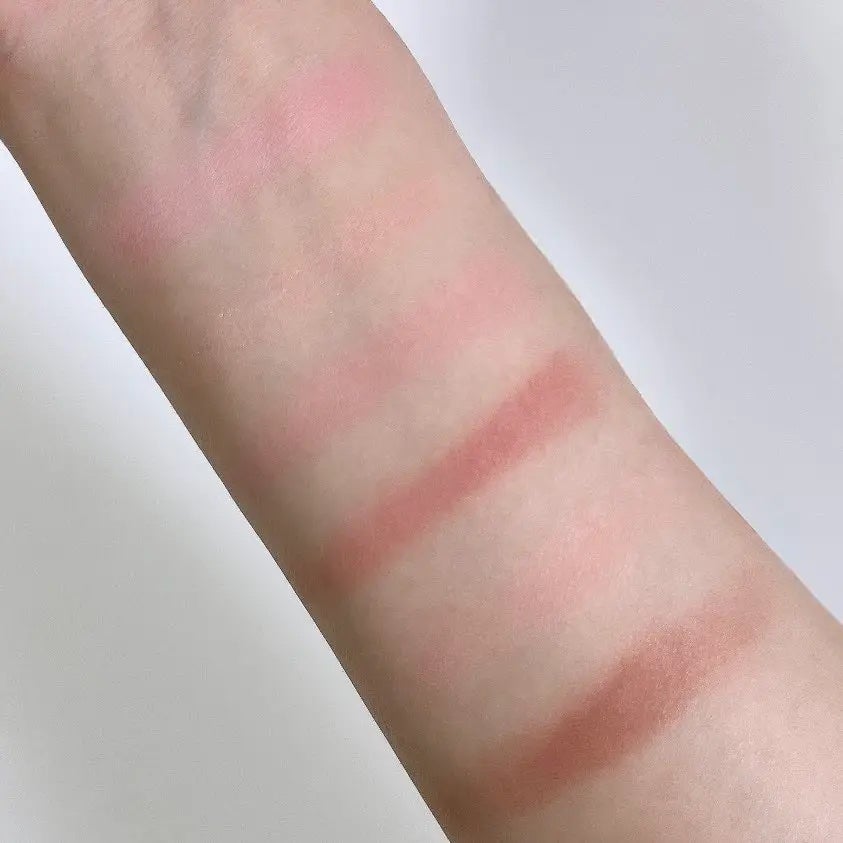 Kyu on LIPS 「Jillleen⟡.·アイシャドウめちゃくちゃかわいい青みピン..」(3枚目)