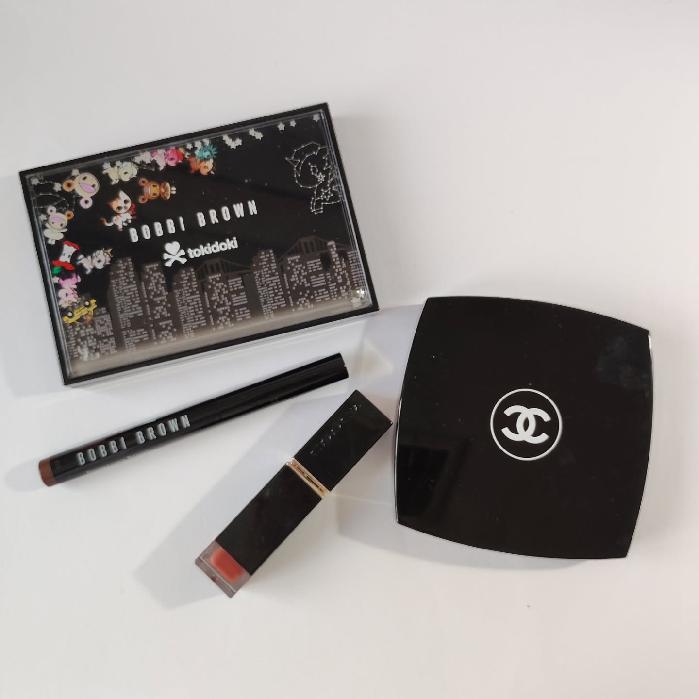 コスモ ユニバース アイシャドウ パレット/BOBBI BROWN/アイシャドウパレットを使ったクチコミ（1枚目）