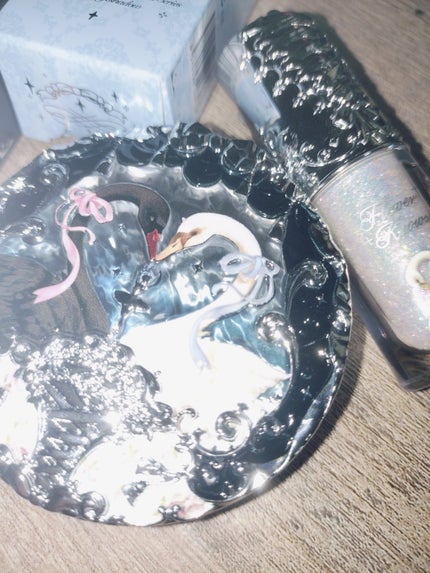 FlowerKnows フラワーノーズ スワンバレエシリーズ ブラッシュコンパクトのクチコミ「半年貯めたLIPSのポイントを全部使って購入しました☺️薄付きのチークでほわほわになります?!.....」(2枚目)