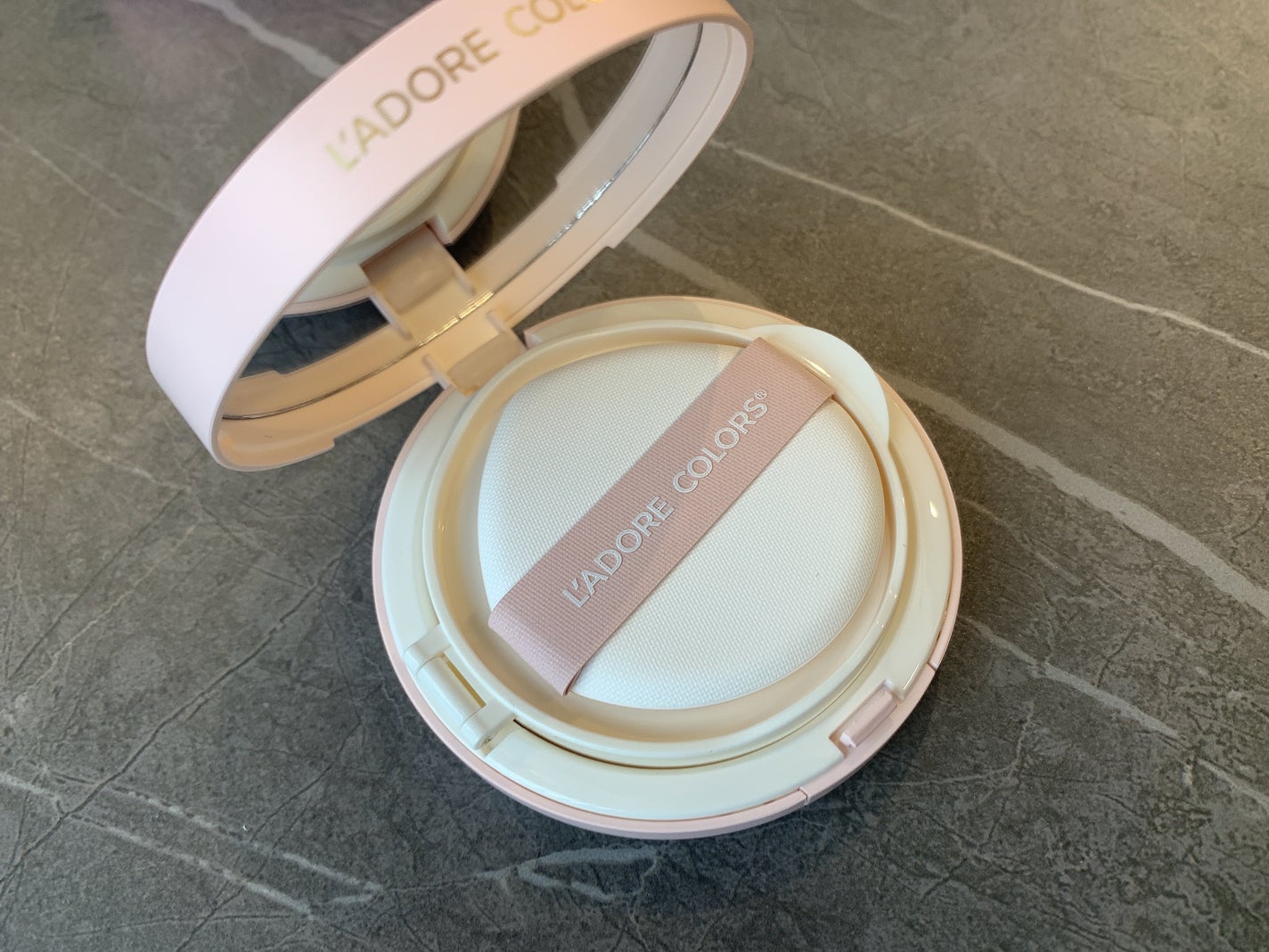 L'ADORE COLORS レインコート クッション ファンデーション/L'adore Colors/クッションファンデーションを使ったクチコミ(2枚目)