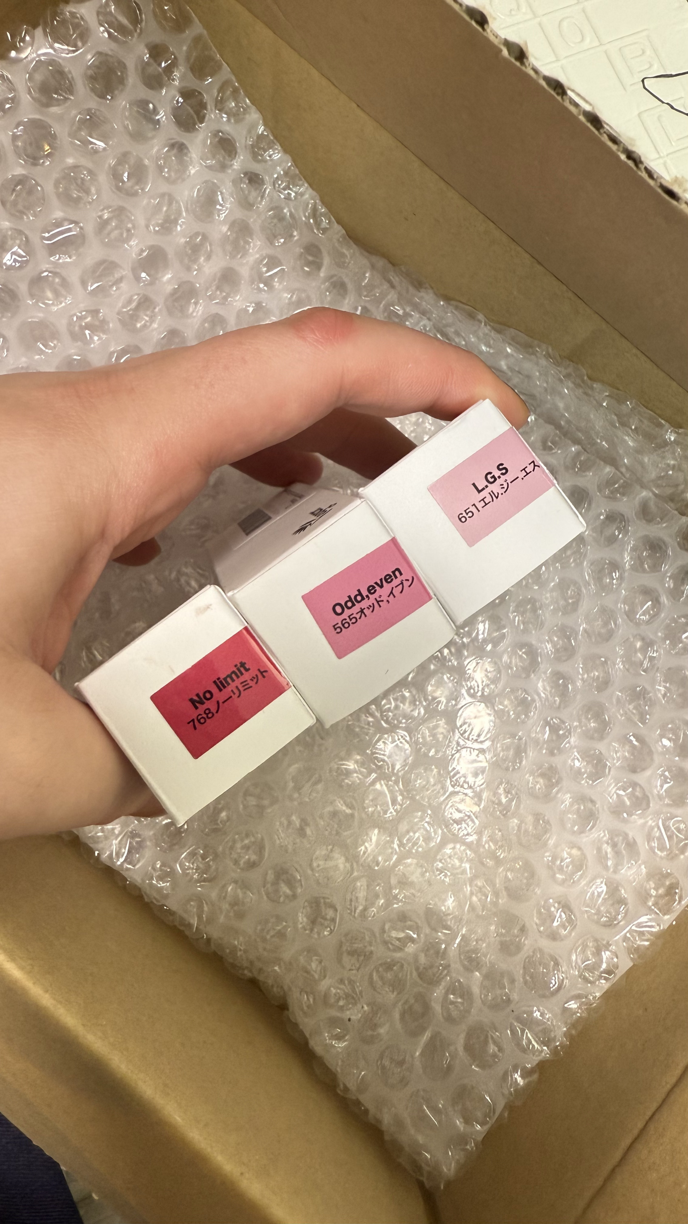 アンシーン ミラーティント/Oddtype/リップティントを使ったクチコミ（2枚目）