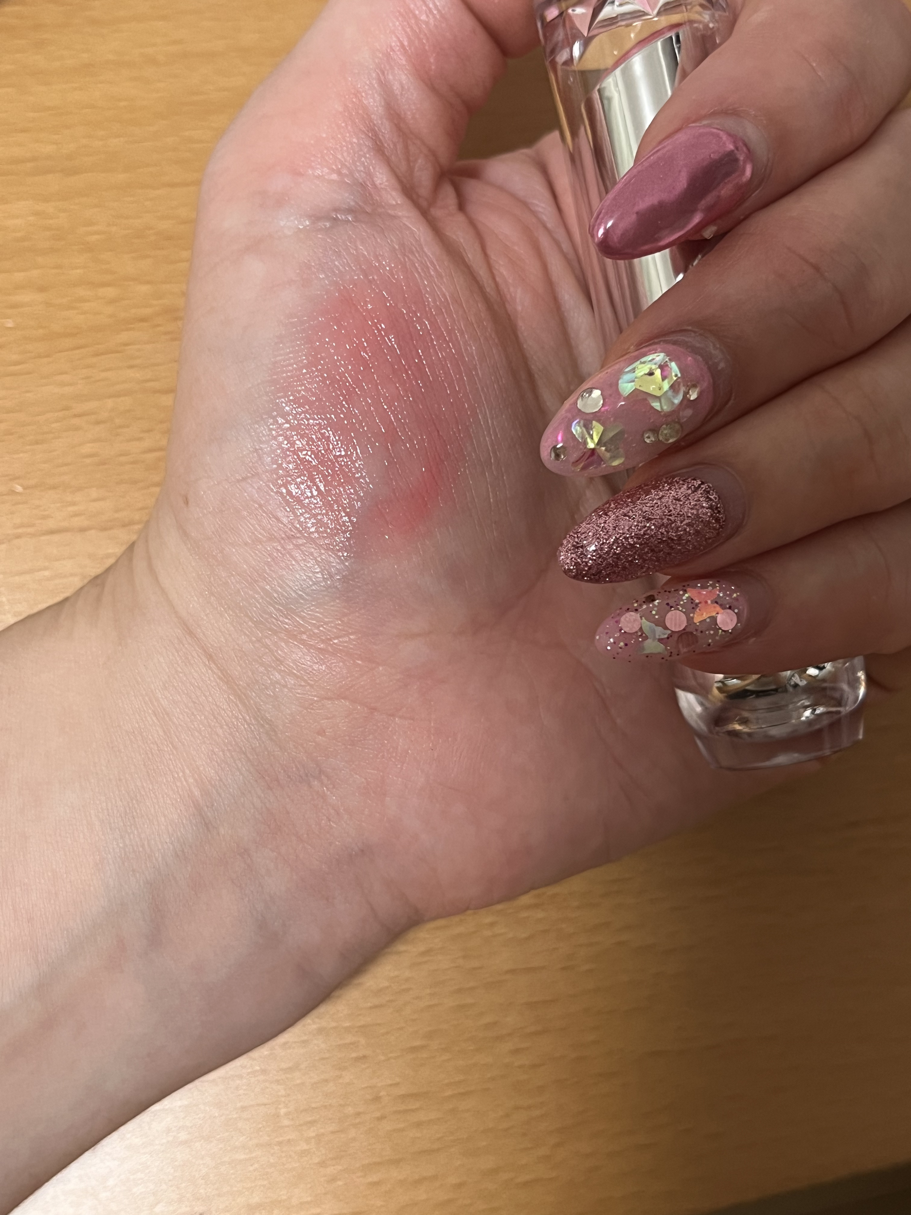 ラスティンググロスリップ/CEZANNE/口紅を使ったクチコミ（2枚目）