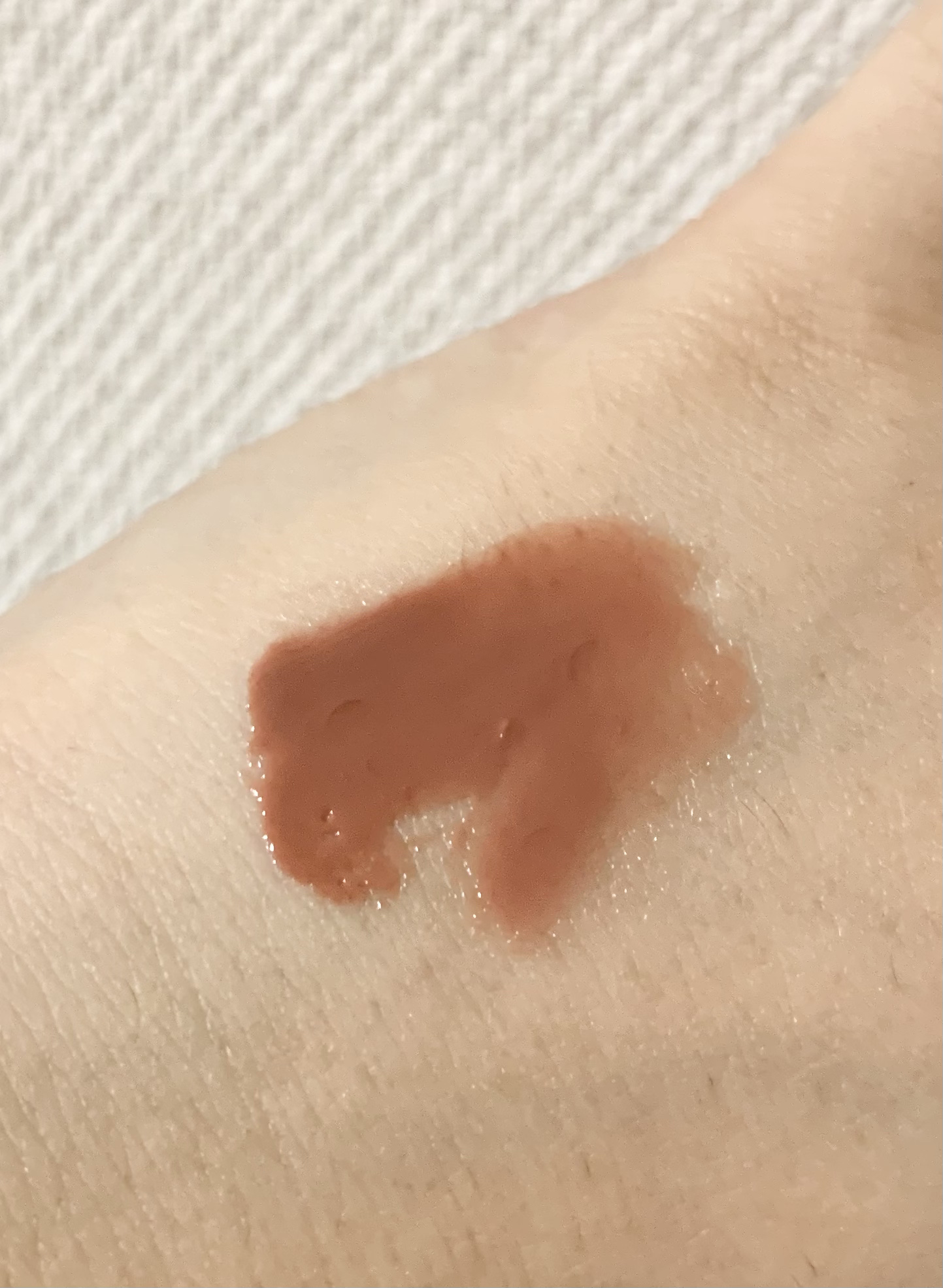 plumping lip gloss/r.e.m.beauty/リップグロスを使ったクチコミ（2枚目）