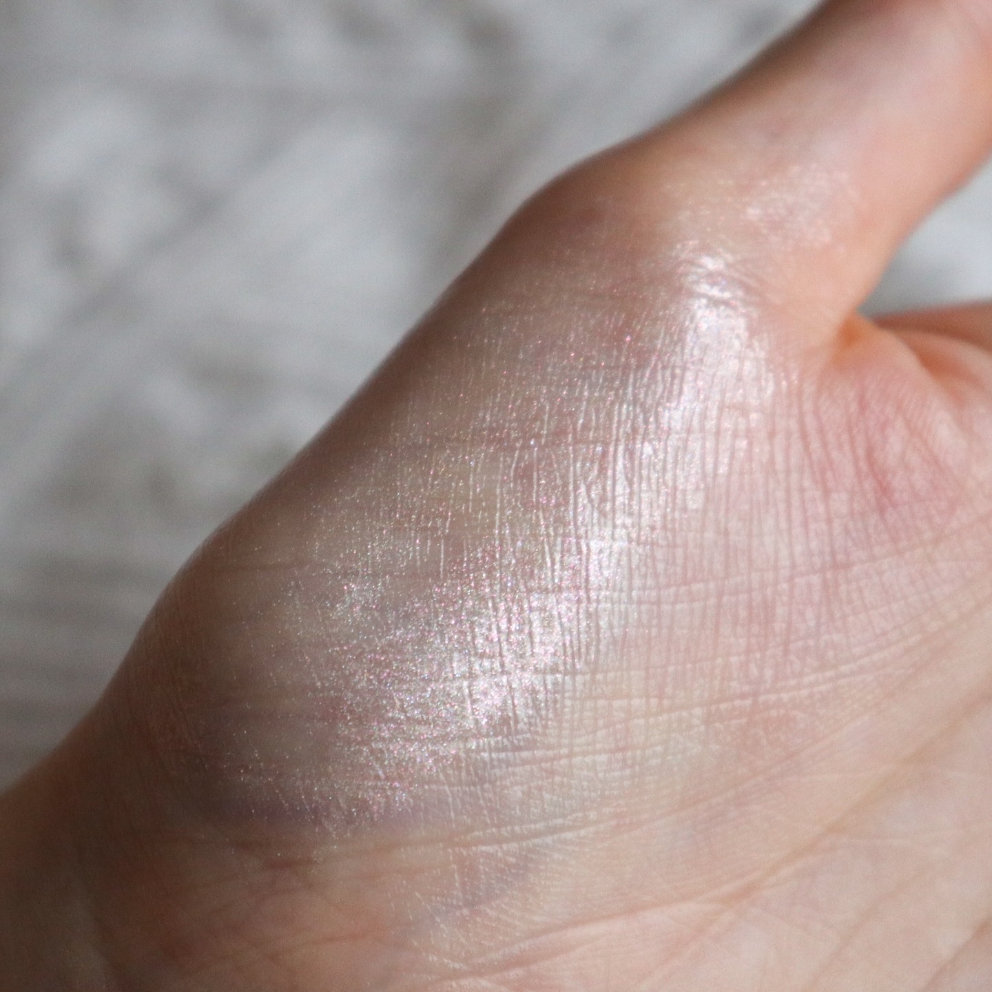 フィー リップアンドチーク グローイジェリーポット JH00 シュガーパウダー/fwee/リップグロスを使ったクチコミ（3枚目）