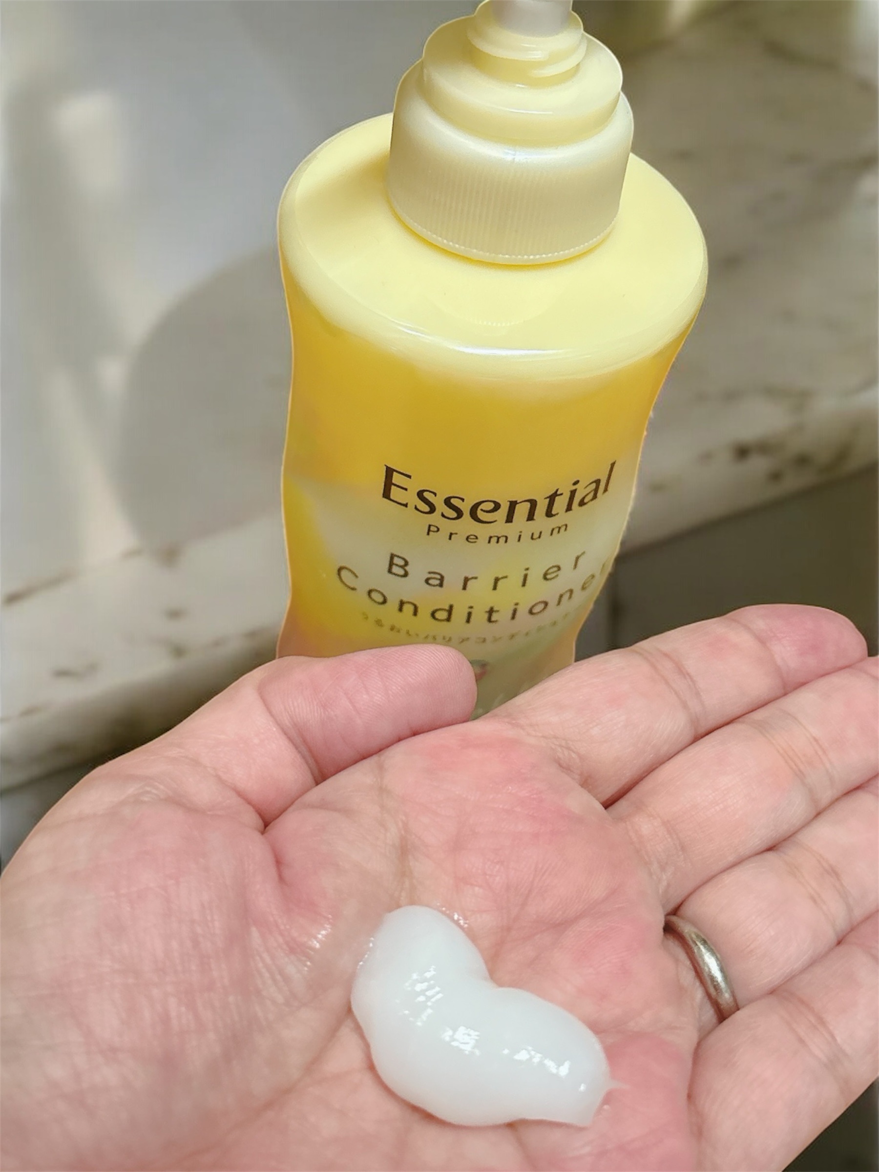 エッセンシャルプレミアム バリアシャンプー・コンディショナー スパークルモイスト/エッセンシャル/市販シャンプーを使ったクチコミ（3枚目）