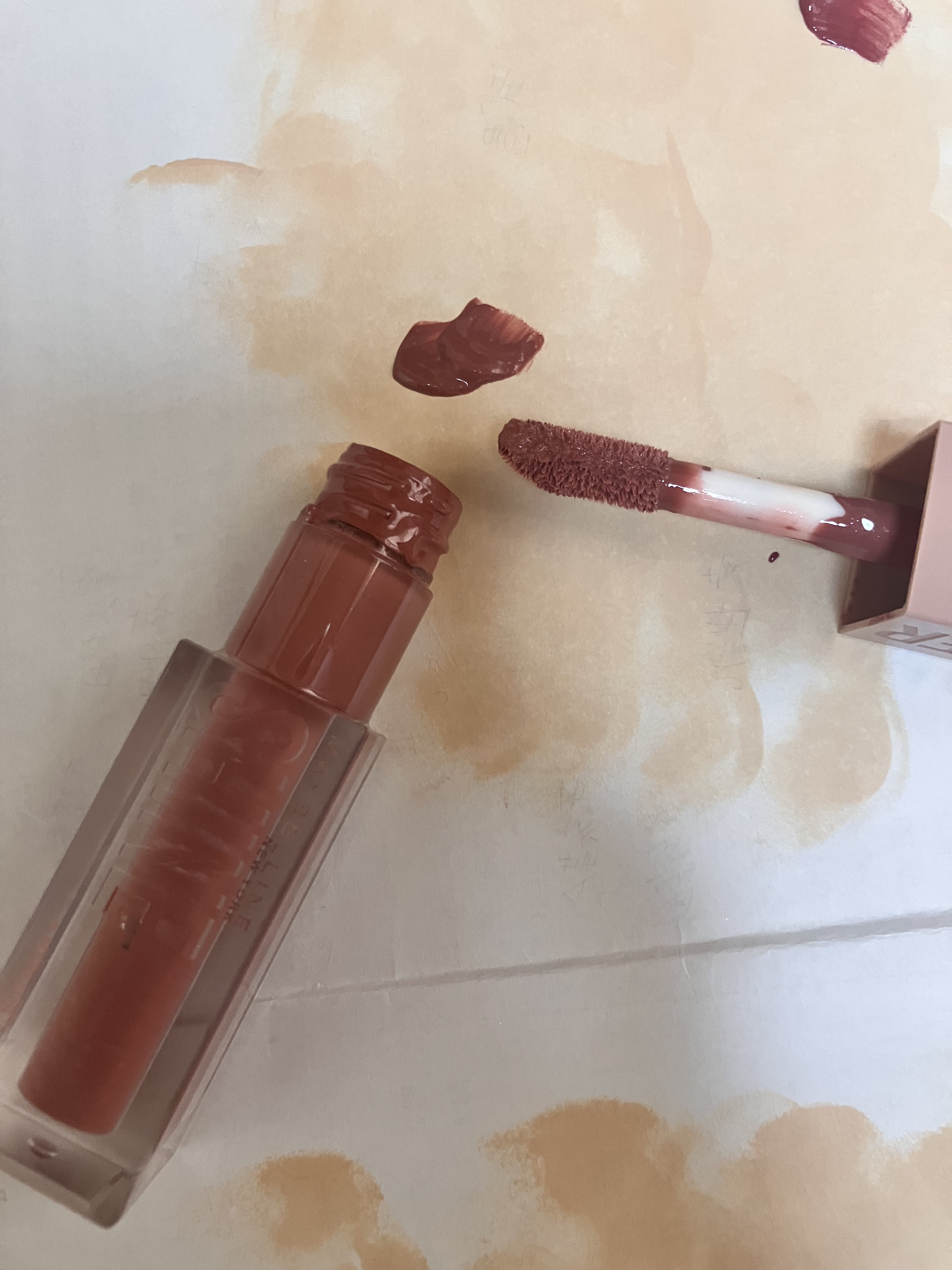 リフターシャイン 004 シルキーヌード/MAYBELLINE NEW YORK/リップグロスを使ったクチコミ（1枚目）