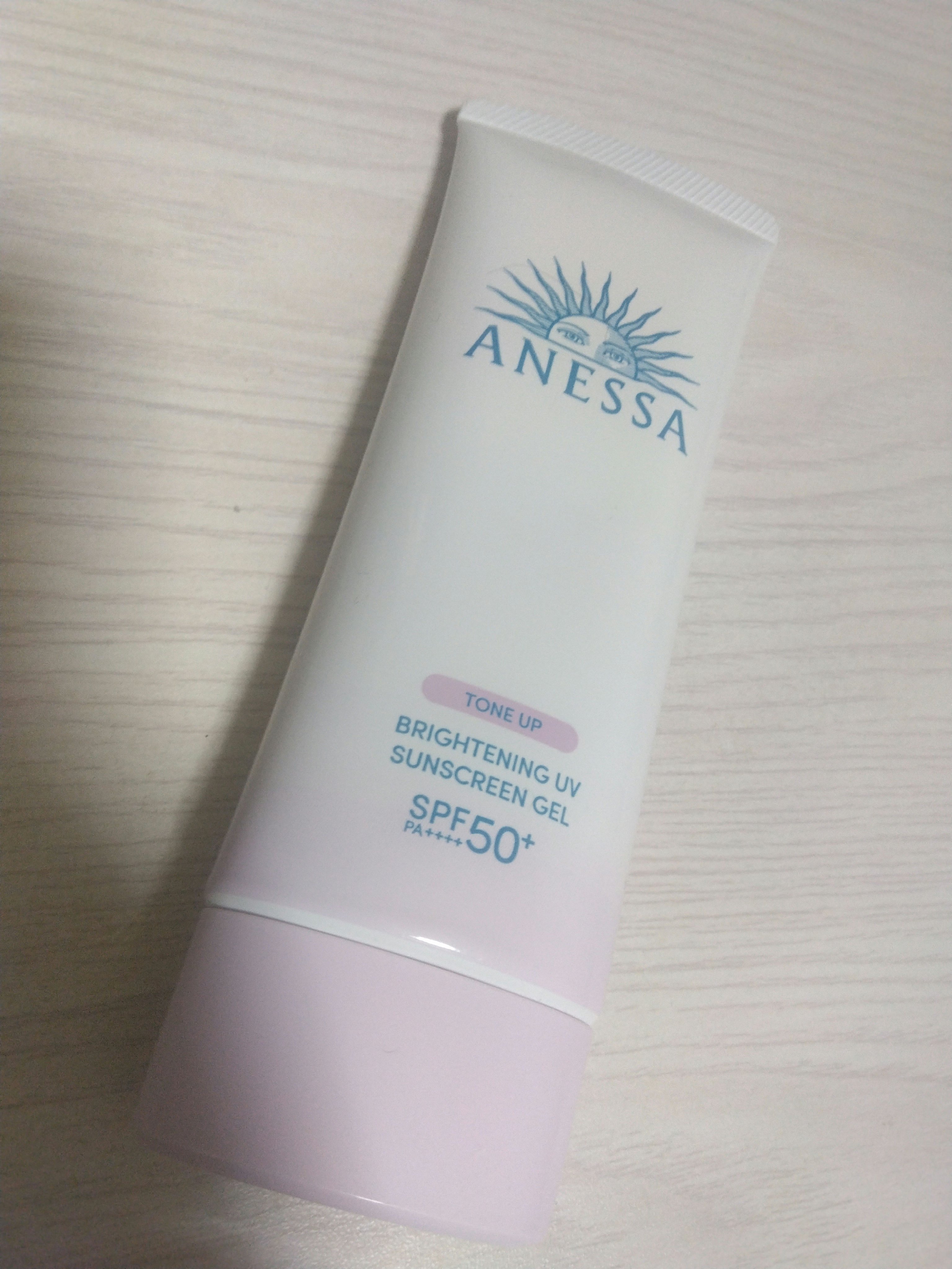 アネッサ ブライトニングUV ジェル Nのクチコミ「✨朝のUVケア✨

★アネッサ
ブライトニングUV ジェル N
SPF50+・PA++++

.....」（1枚目）