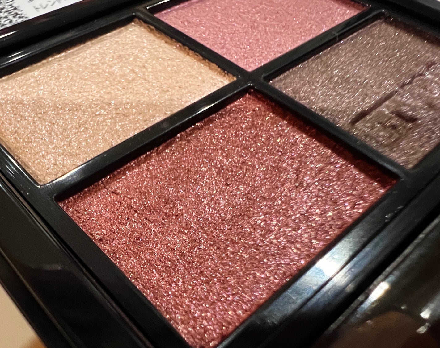 ミネラルクラッシィシャドー/エトヴォス/アイシャドウパレットを使ったクチコミ(2枚目)