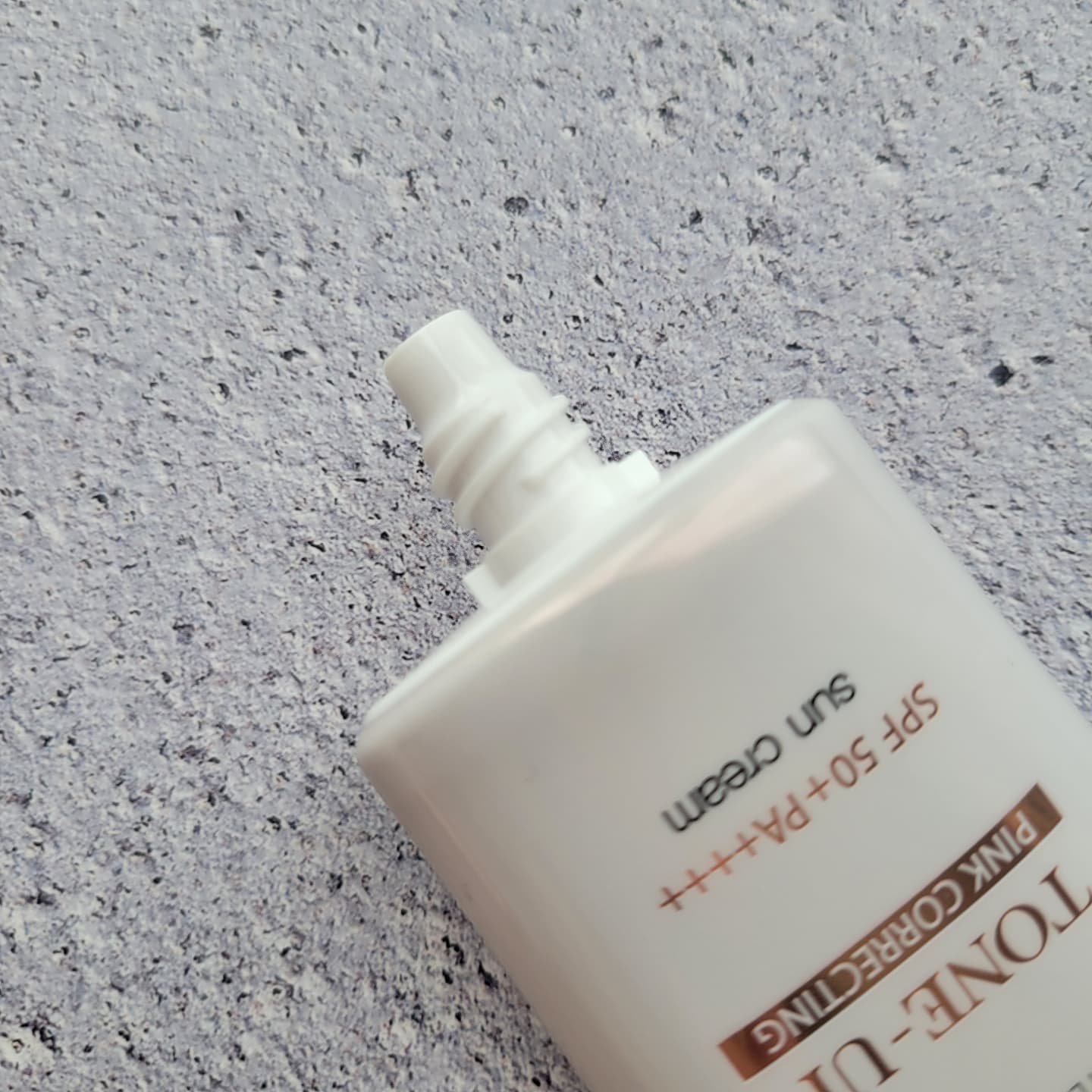 ウォータフルトーンアップサンクリーム/ダルバ/日焼け止めクリームを使ったクチコミ（2枚目）