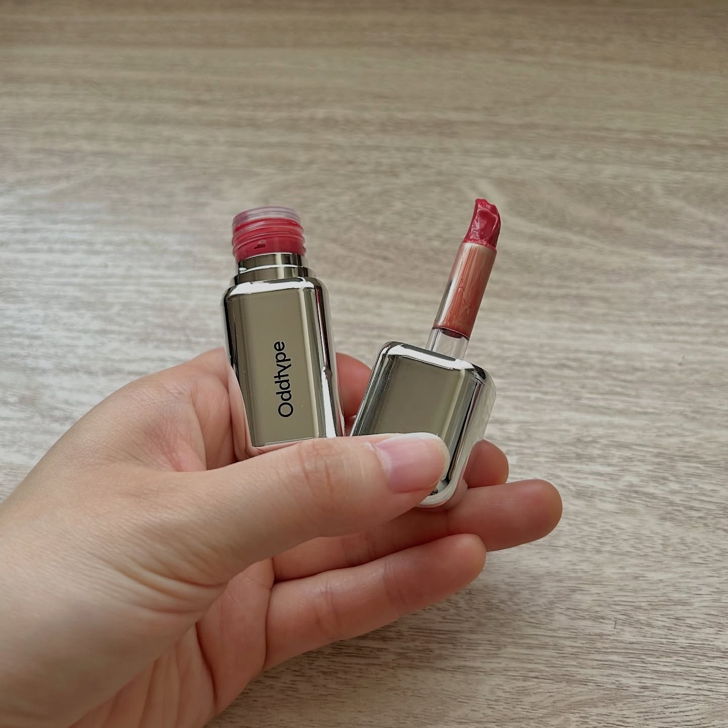 アンシーン ミラーティント 424 エヌ/エー/Oddtype/リップティントを使ったクチコミ（1枚目）