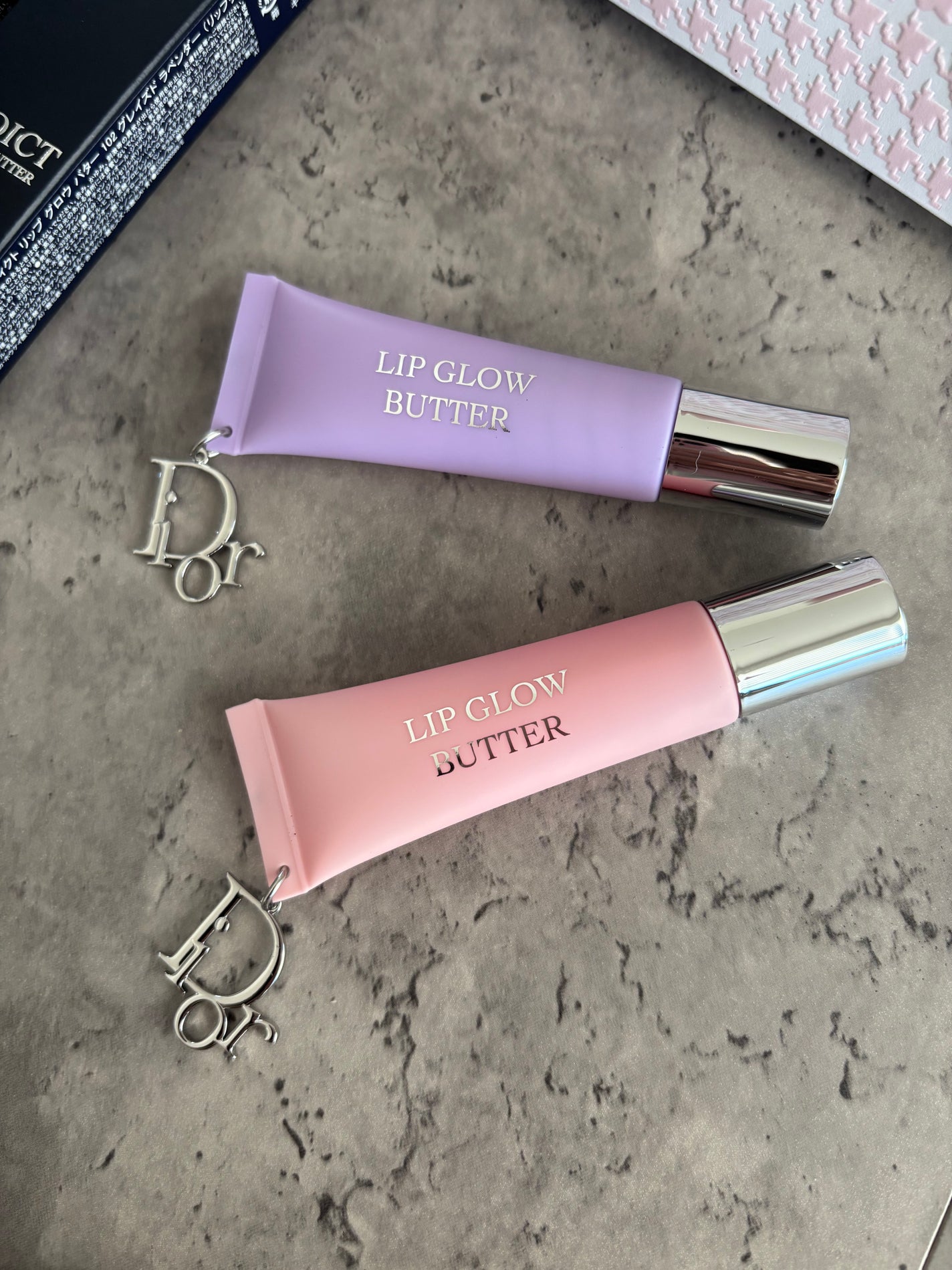 ぷぅぴぃ《紫コス部💜💗》 on LIPS 「ディオールアディクトリップグロウバターうるツヤリップを叶える、..」(1枚目)