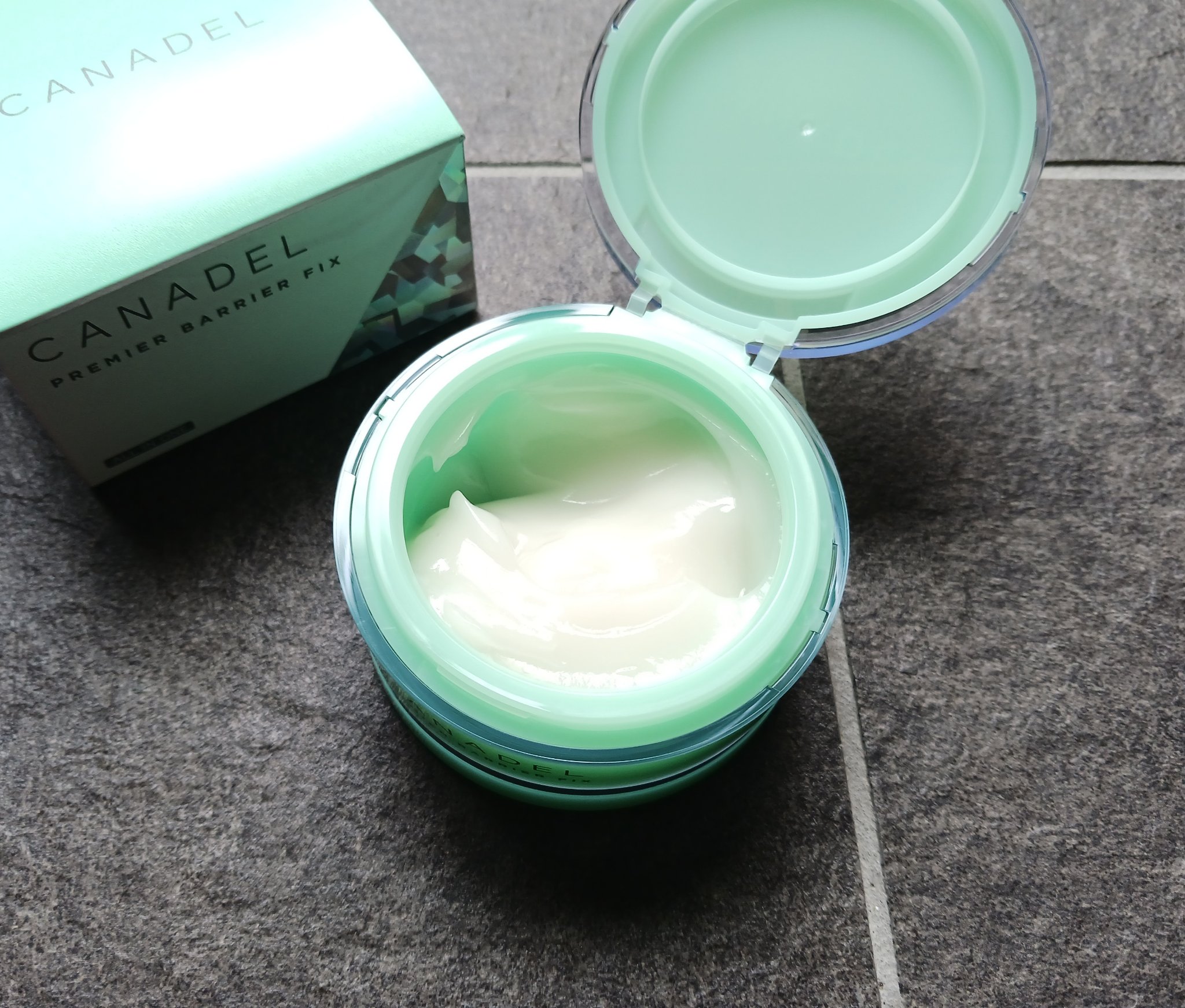 プレミアバリアフィックス /CANADEL/オールインワン化粧品を使ったクチコミ（2枚目）
