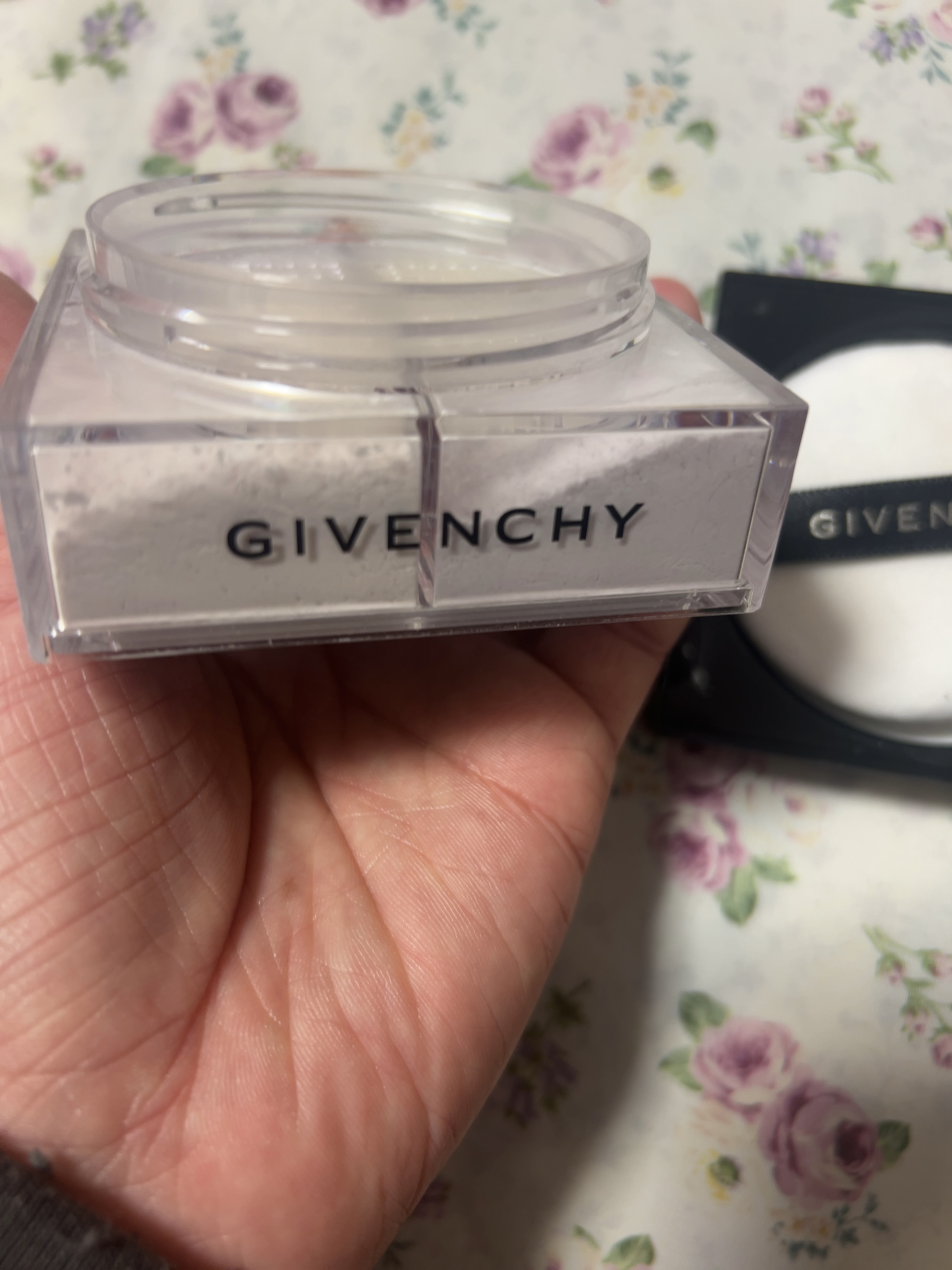 プリズム･リーブル･グロウ･セラム･ ファンデーション 0N/GIVENCHY/リキッドファンデーションを使ったクチコミ（3枚目）