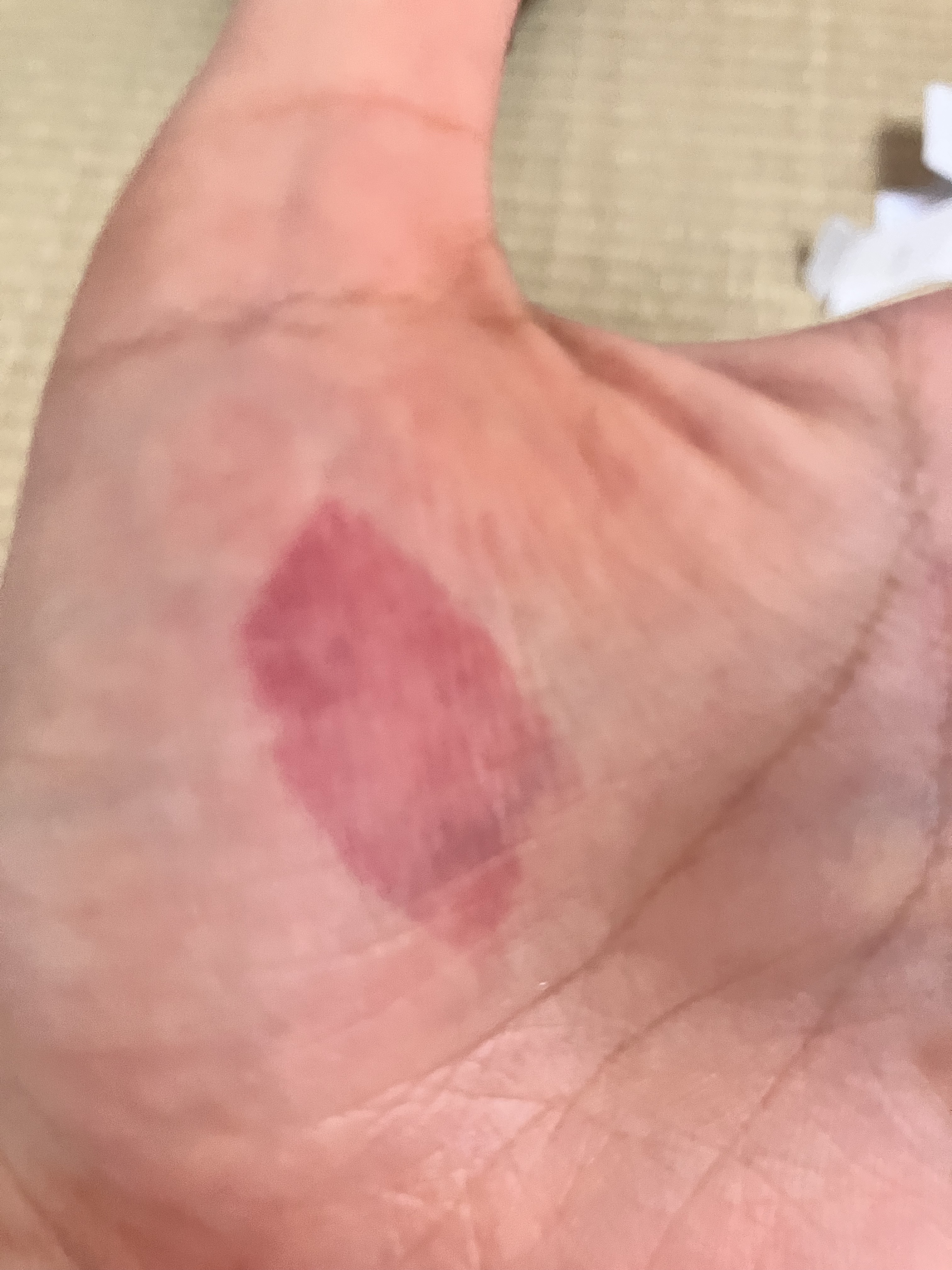 グロウ フィクシングティント レッドサングリア/ETUDE/リップティントを使ったクチコミ（2枚目）