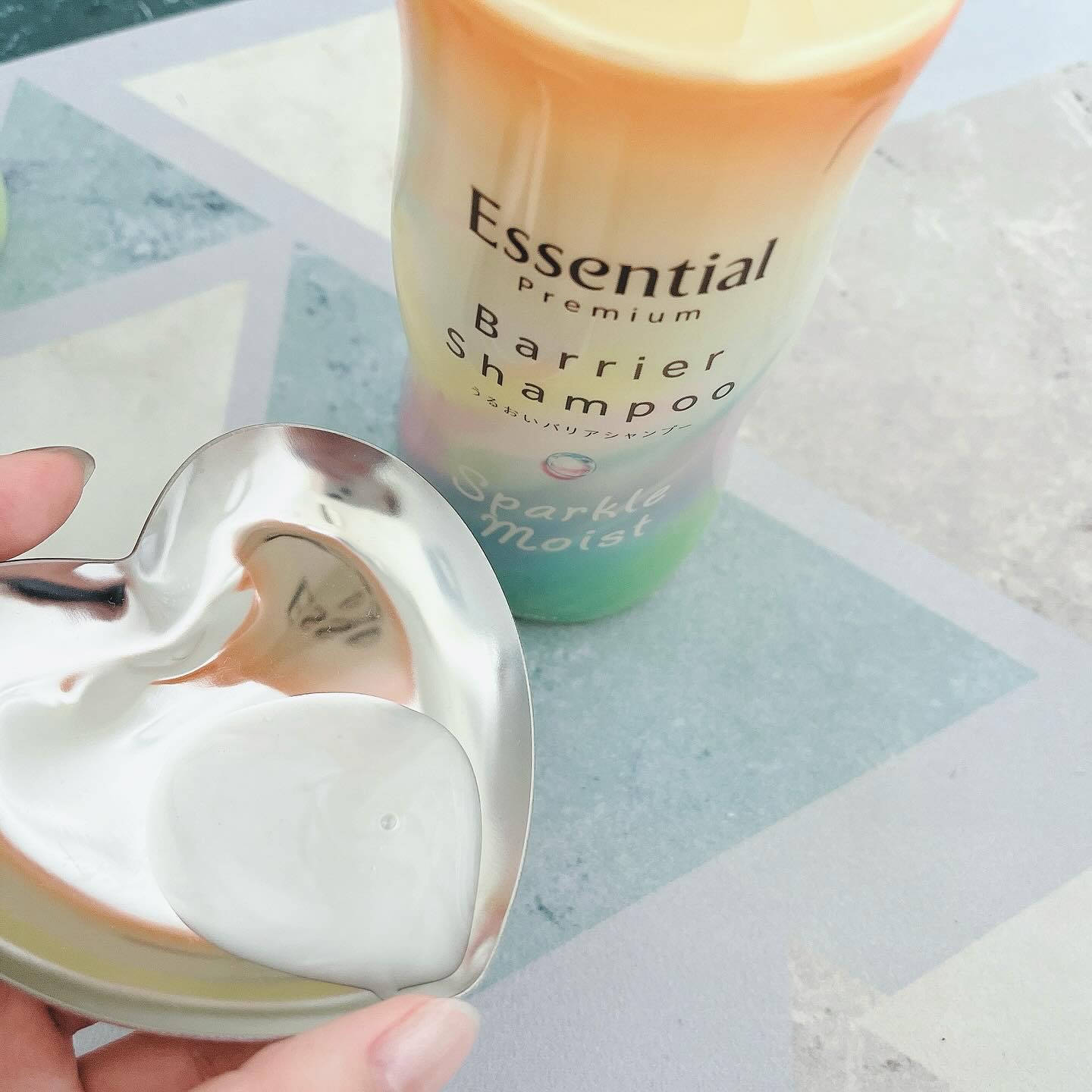 エッセンシャルプレミアム バリアシャンプー・コンディショナー スパークルモイスト/エッセンシャル/市販シャンプーを使ったクチコミ（2枚目）