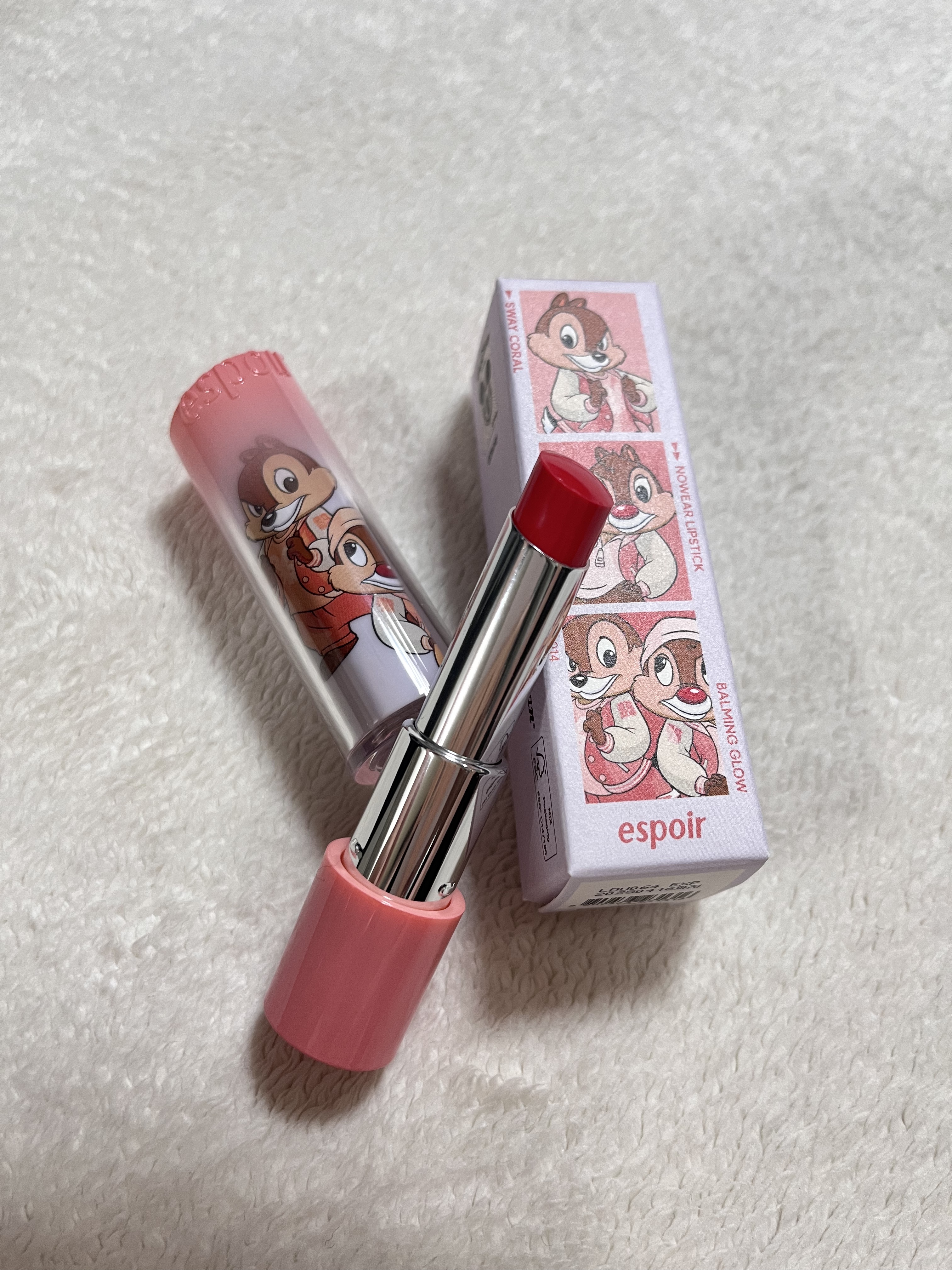 ノーウェアリップスティック バーミンググロー 14 スウェーコーラル(ディズニーエディション)/espoir/口紅を使ったクチコミ（1枚目）