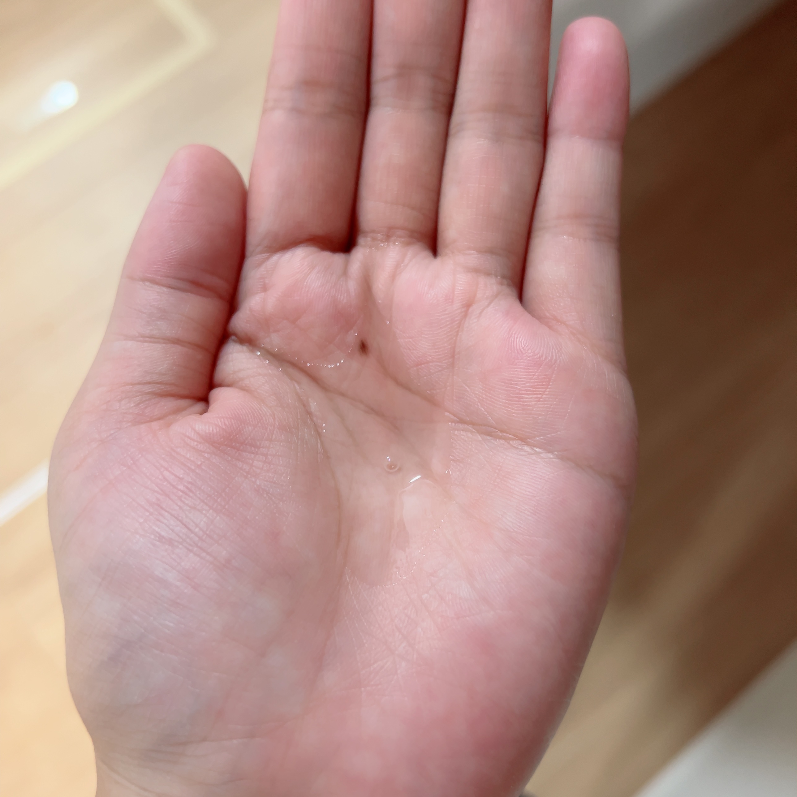 エッセンシャル エッセンシャル プレミアム ウォータートリートメント ナチュラルモイストのクチコミ「
エッセンシャル プレミアム 
ウォータートリートメント ナチュラルモイスト
¥1,414

.....」（2枚目）