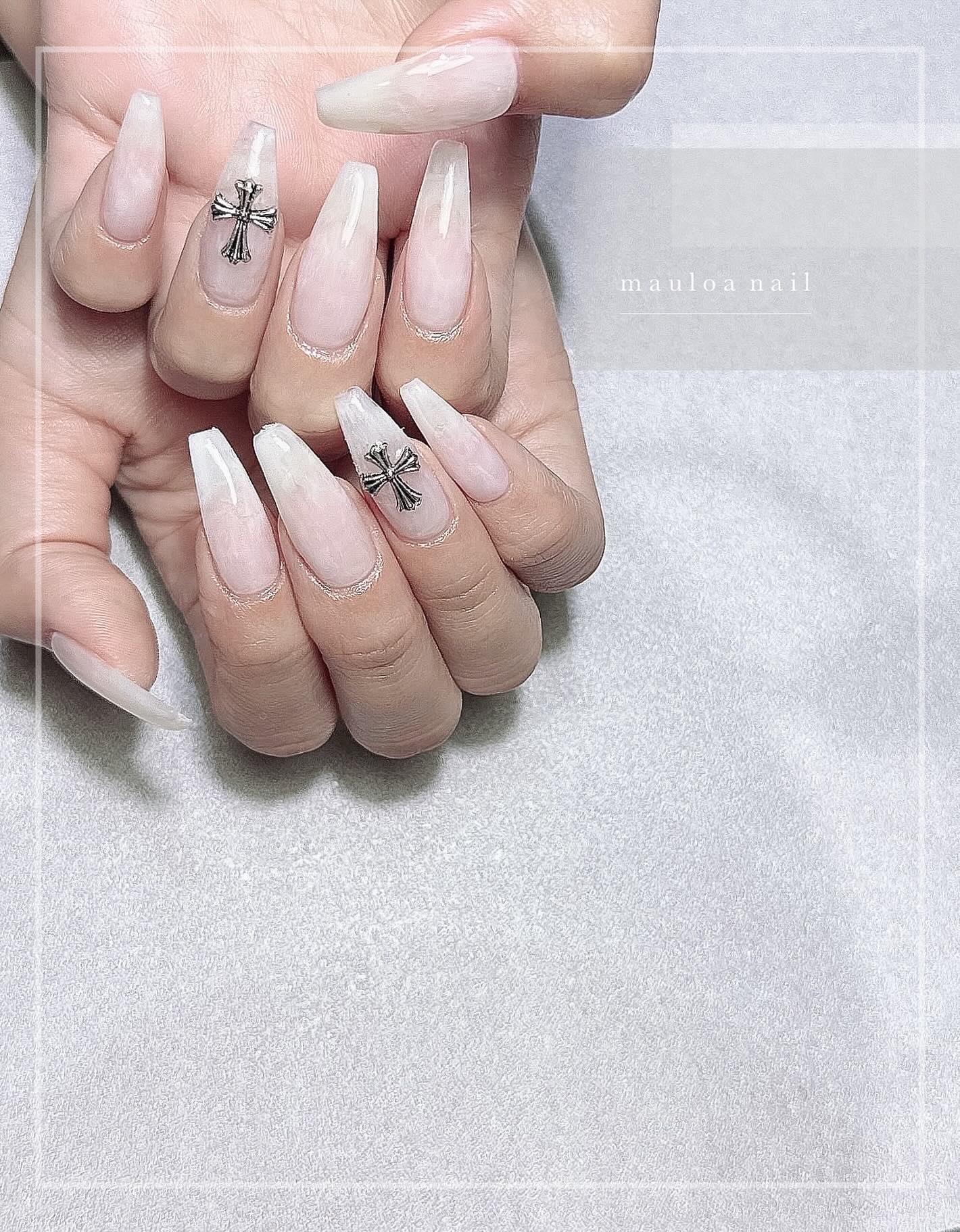 ・
乳白色のマーブルにクロム✝️
いつもありがとうございます🩶
・
・
・
・
・
#クロムハーツ
#ネイルデザイン
#クロムハーツネイル
#ネイルやり方
#アートネイル
#naildesign
#ビジュー
#松原市
#河内松原
#松