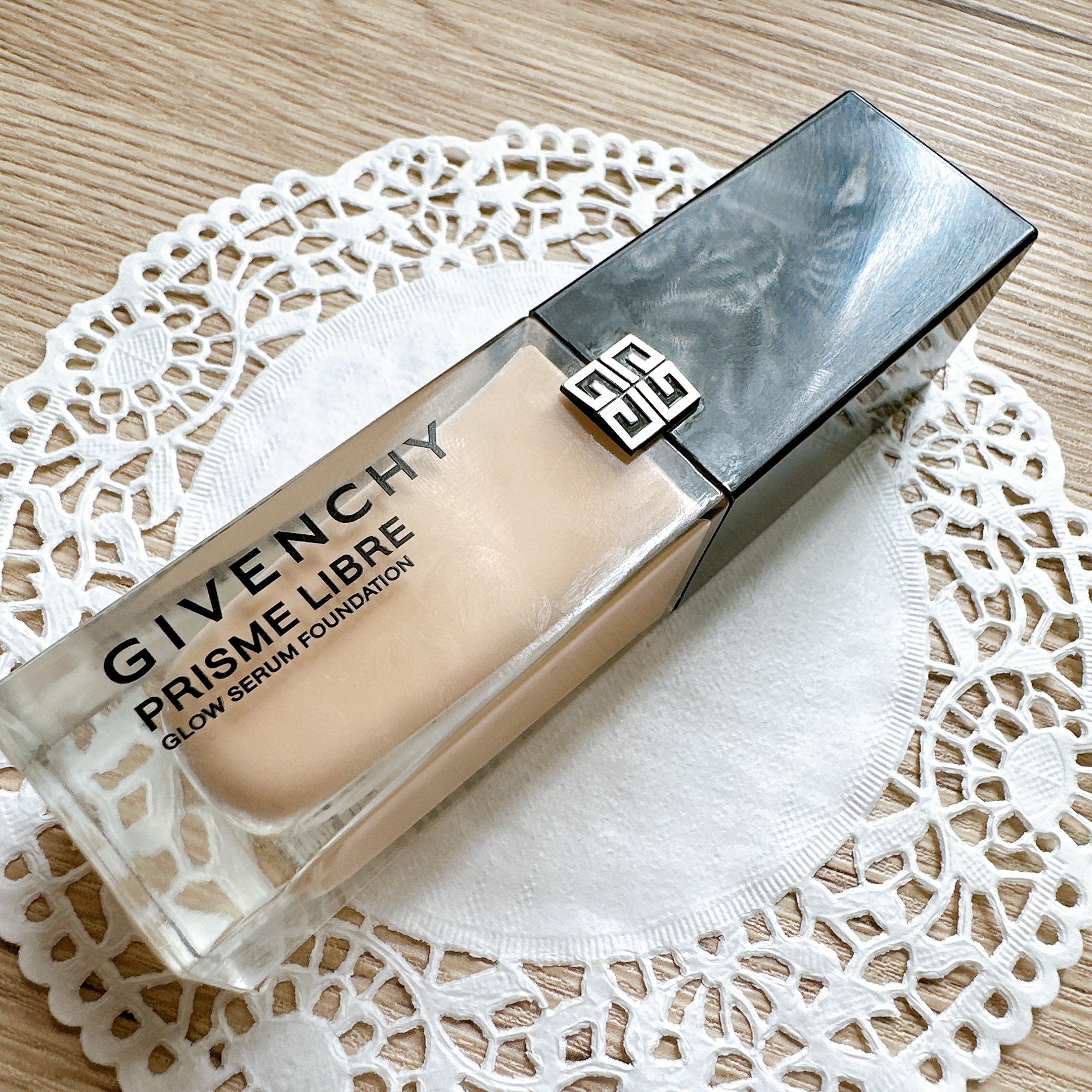 プリズム･リーブル･グロウ･セラム･ ファンデーション/GIVENCHY/リキッドファンデーションを使ったクチコミ（2枚目）