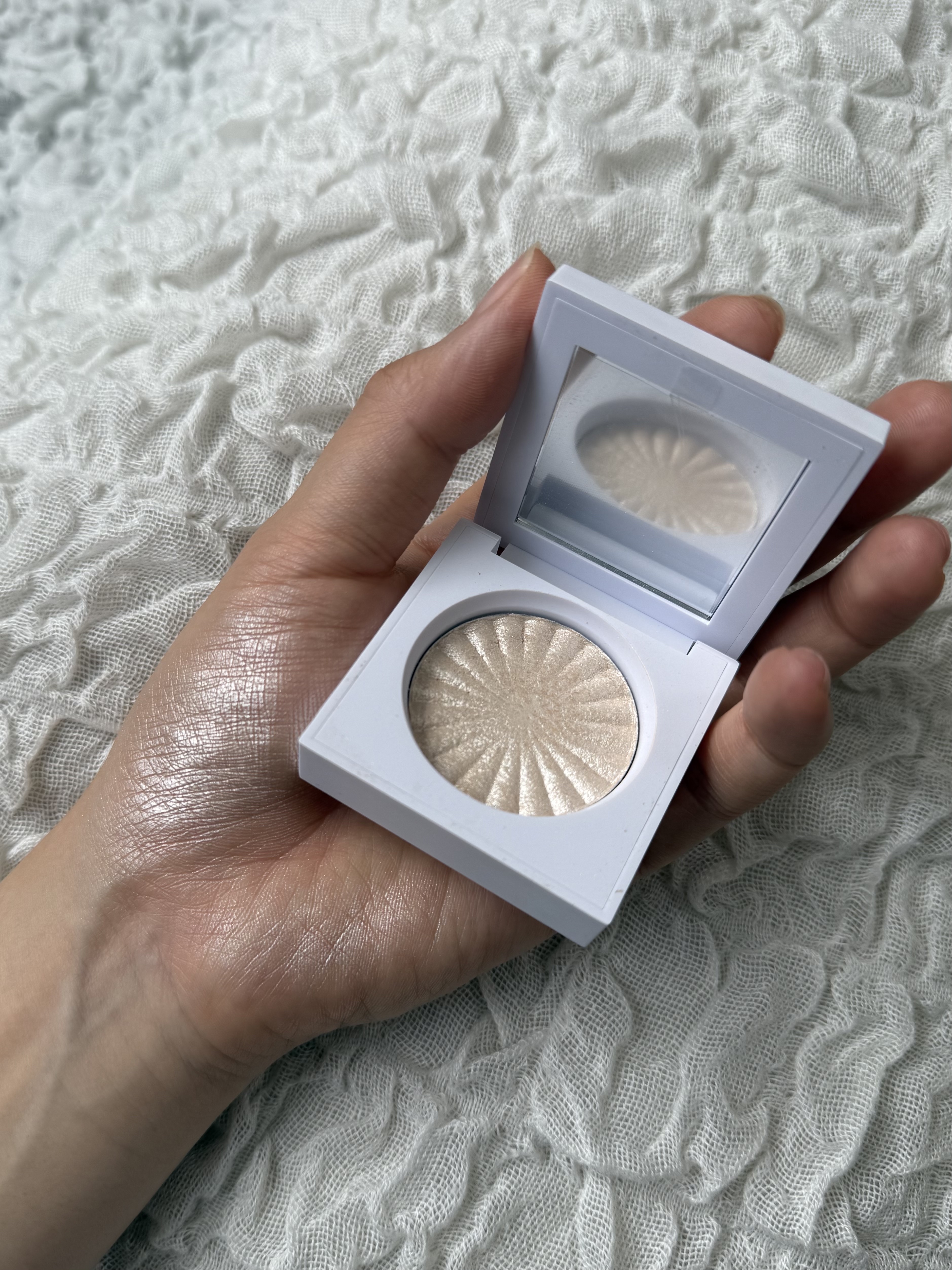 OFRA mini Highlighter/Ofra Cosmetics/パウダーハイライトを使ったクチコミ（3枚目）