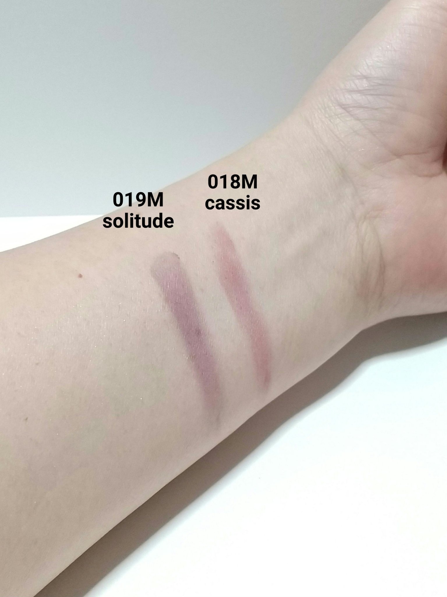 アディクション ザ アイシャドウ マット/ADDICTION/単色アイシャドウを使ったクチコミ（3枚目）