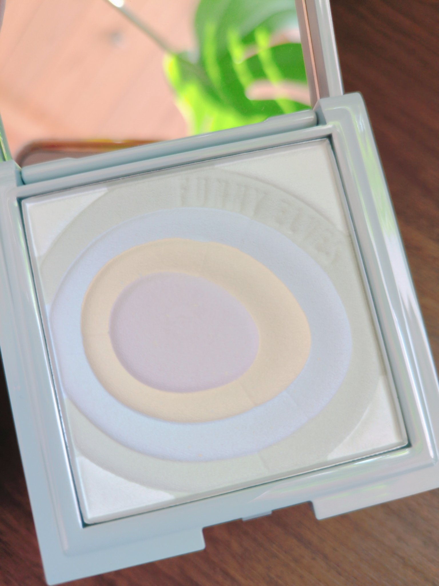 ネビュラ プレストパウダー/FUNNY ELVES方里/プレストパウダーを使ったクチコミ（1枚目）