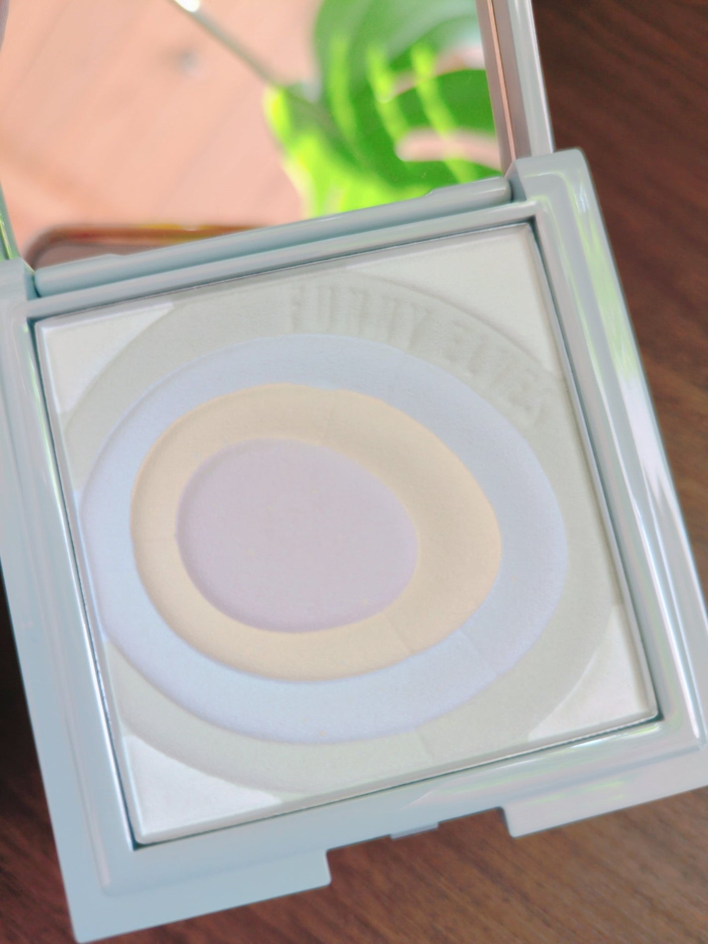 ネビュラ プレストパウダー/FUNNY ELVES方里/プレストパウダーを使ったクチコミ(1枚目)